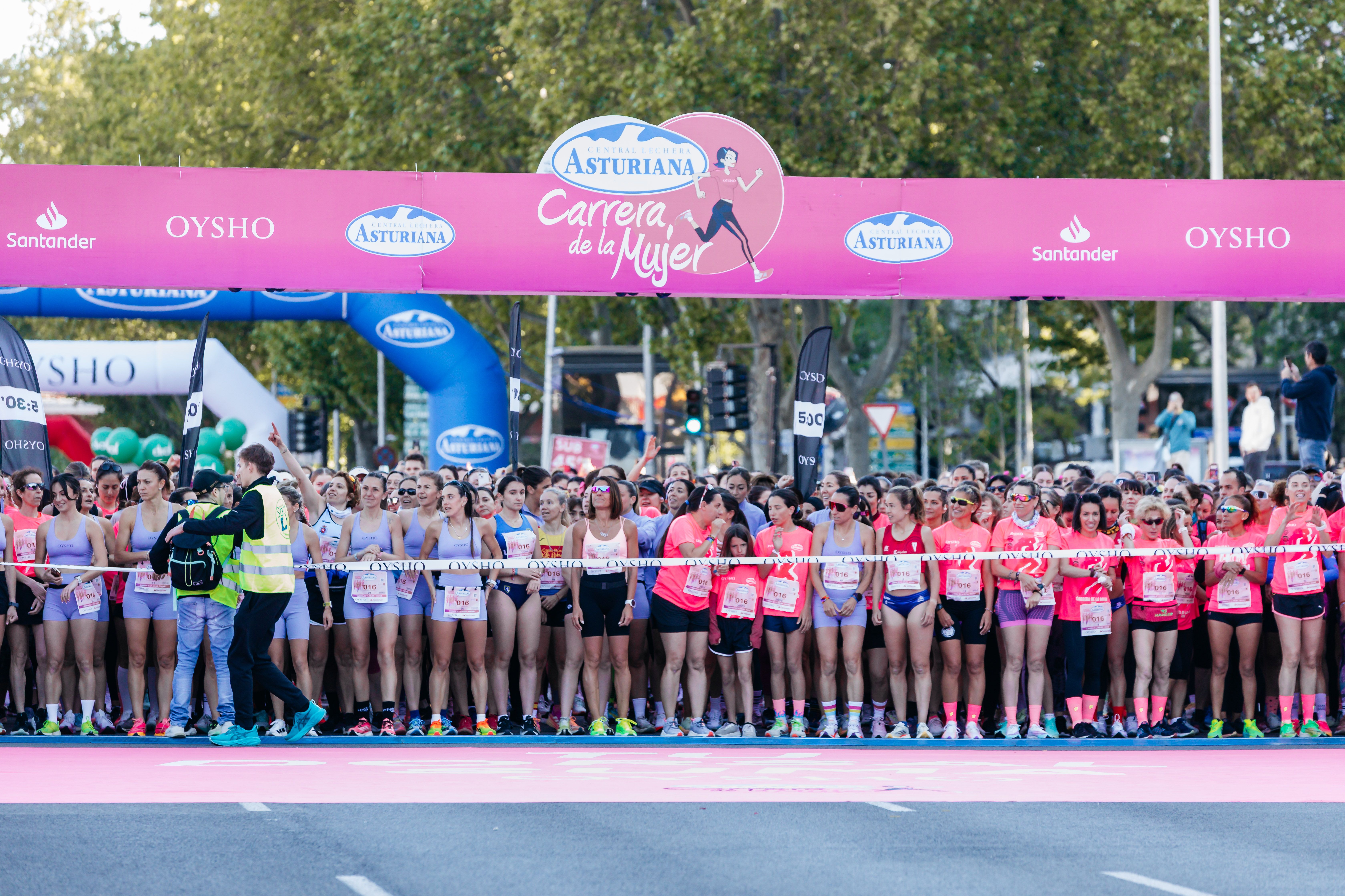 Las mejores fotos de la salida de la Carrera de la Mujer de Madrid 2025 85