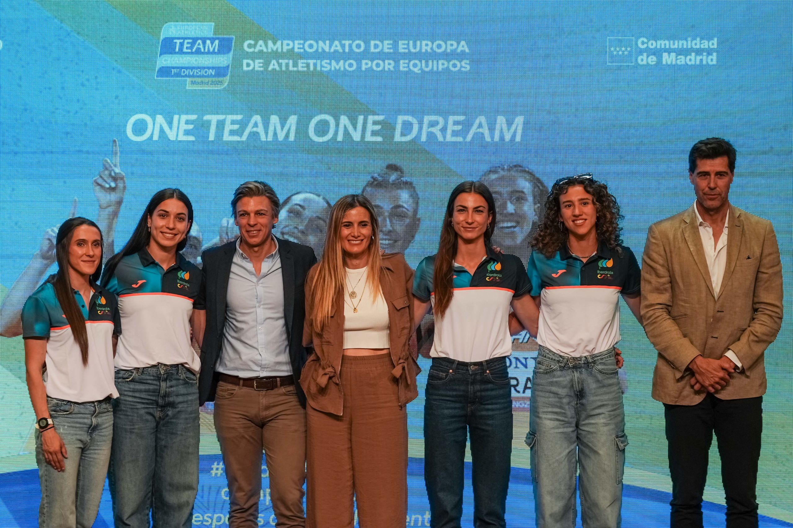 Paula Sevilla, Eva Santidrián, Alberto Tomé, Sonia Cea, Blanca Hervás, Daniela Fra y Raúl Chapado en la presentación del Campeonato de Europa de Atletismo por Equipos. RFEA