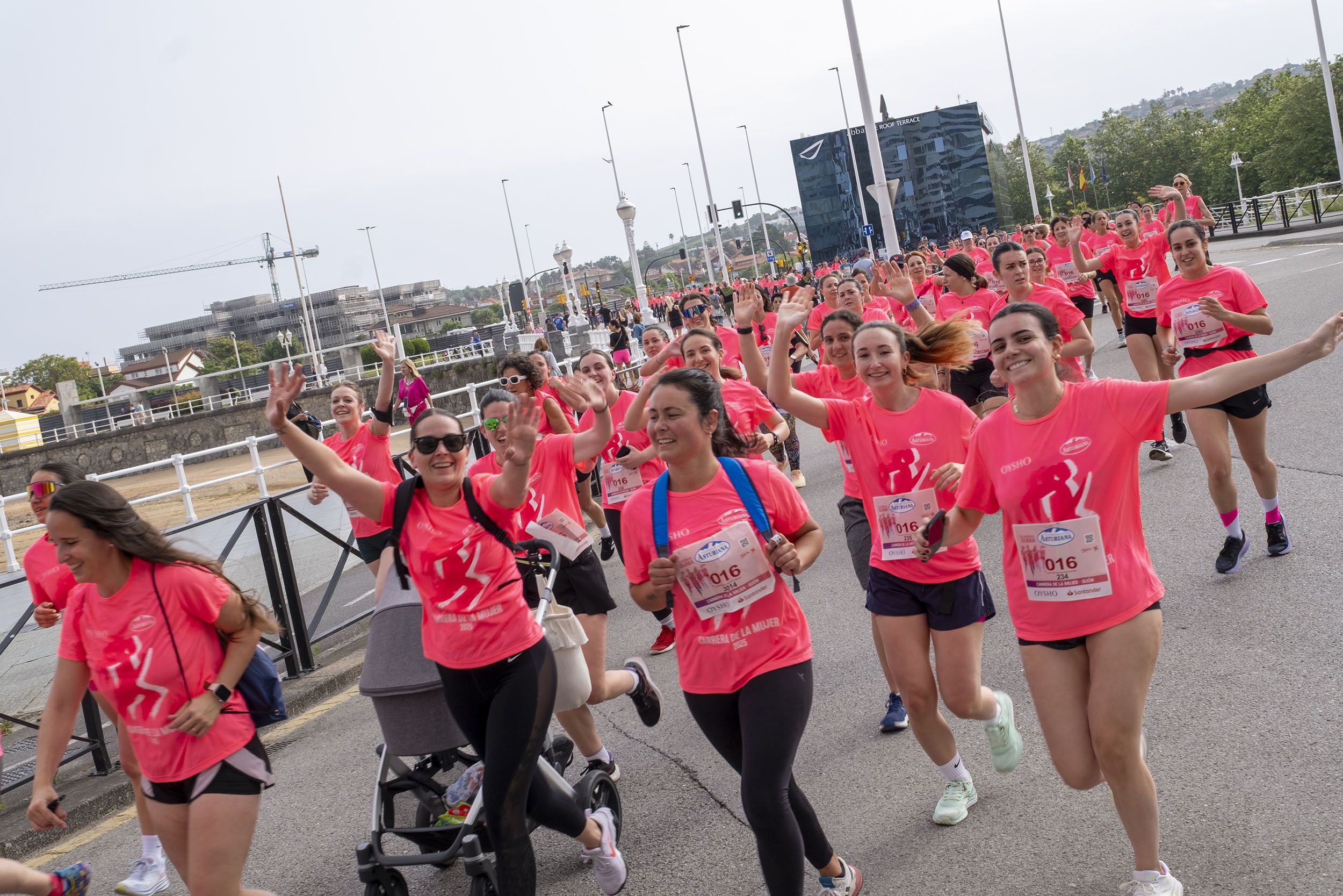 Las mejores fotos de la Carrera de la Mujer de Gijón 2025. 4708