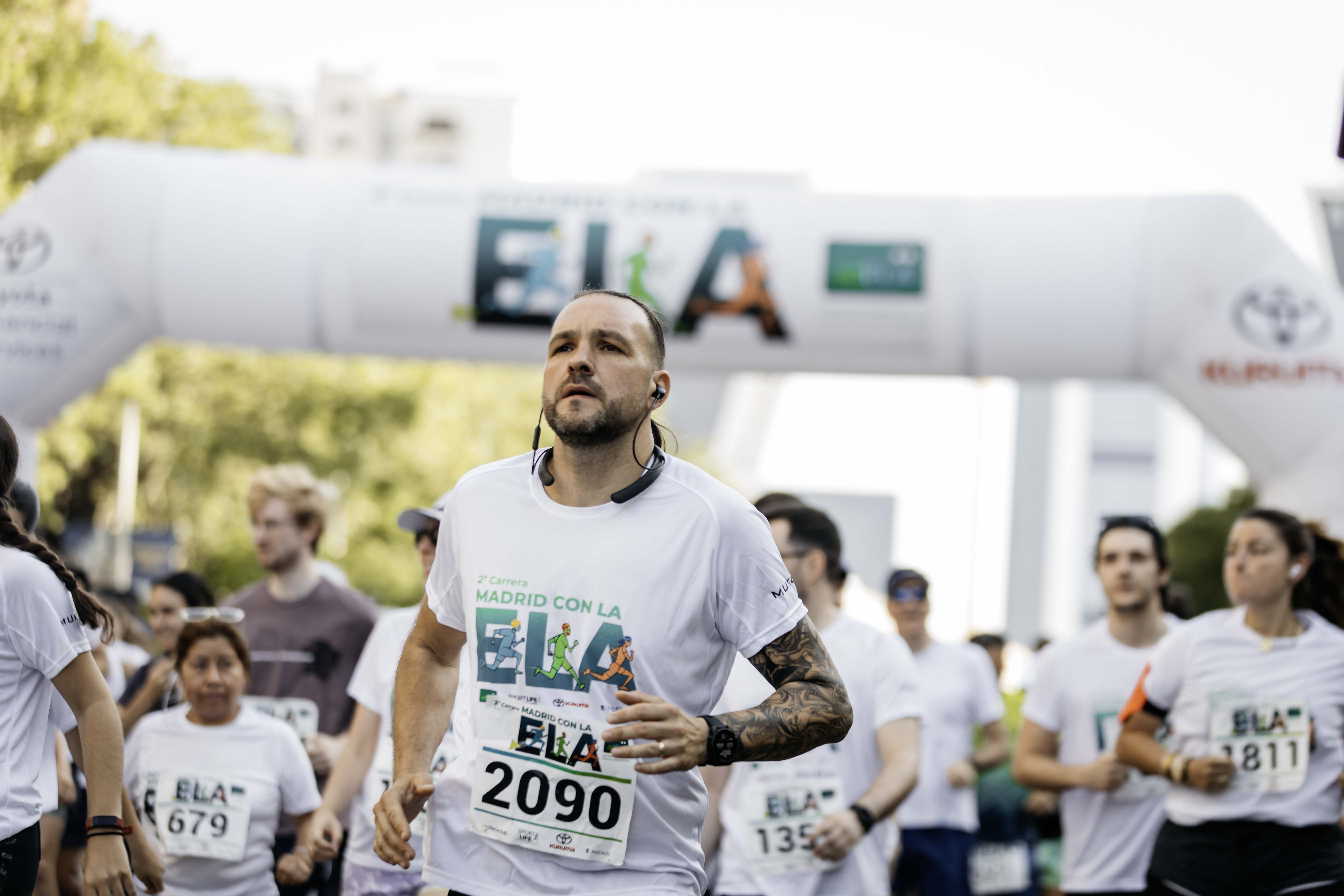 Las mejores fotos de la salida de la Carrera Madrid con la ELA 83