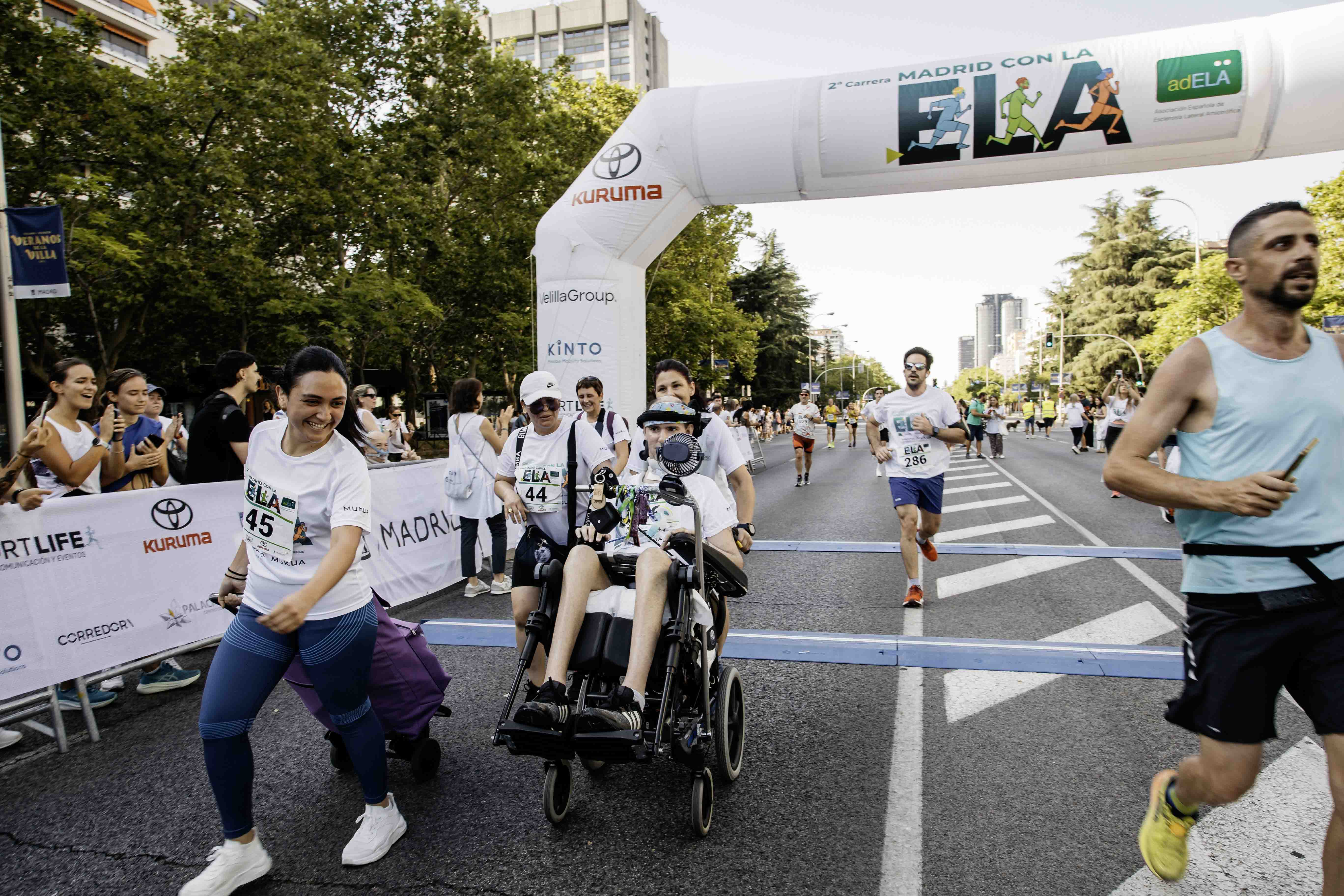 Las mejores fotos de la meta de la Carrera Madrid con la ELA 220