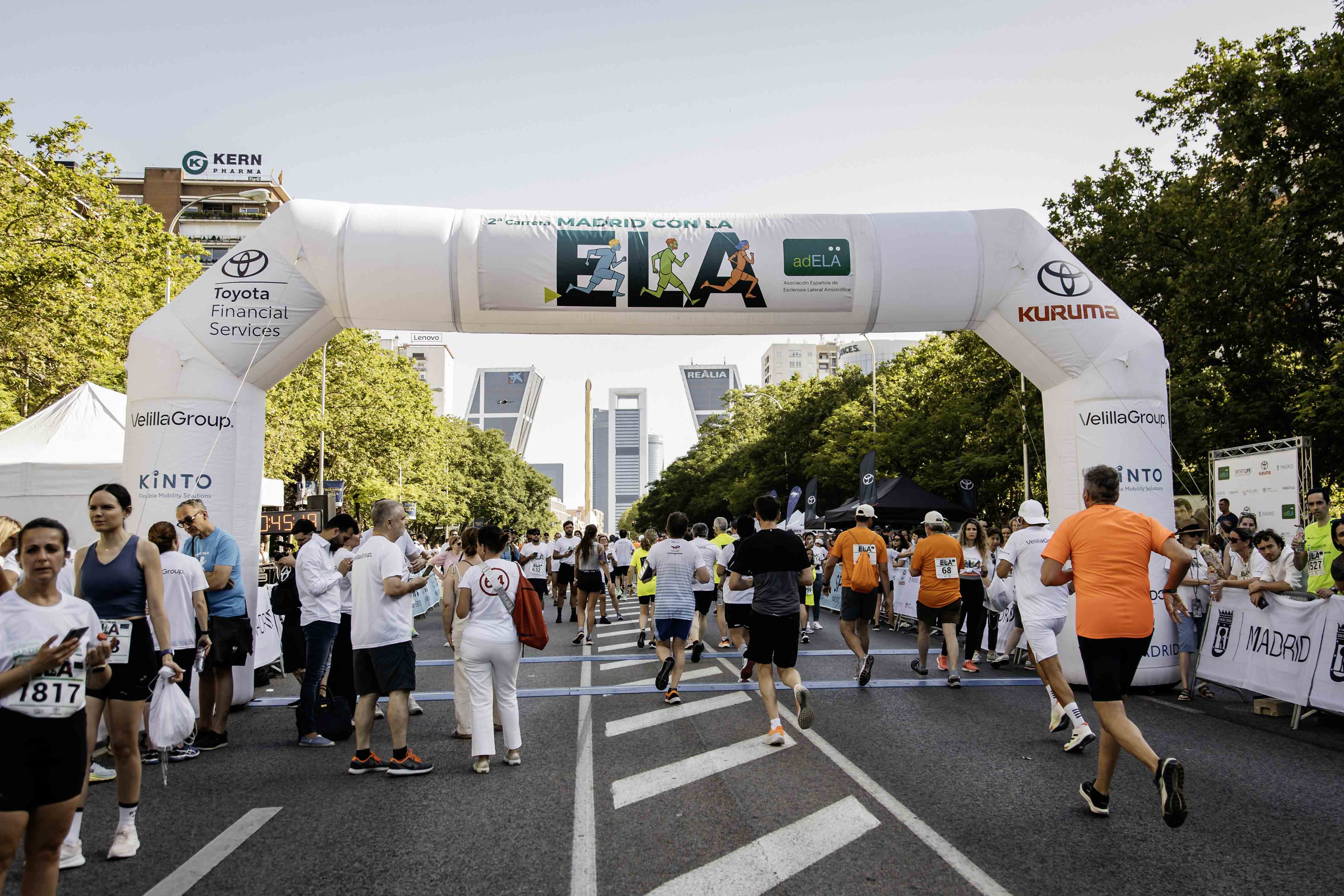 Las mejores fotos de la meta de la Carrera Madrid con la ELA 238