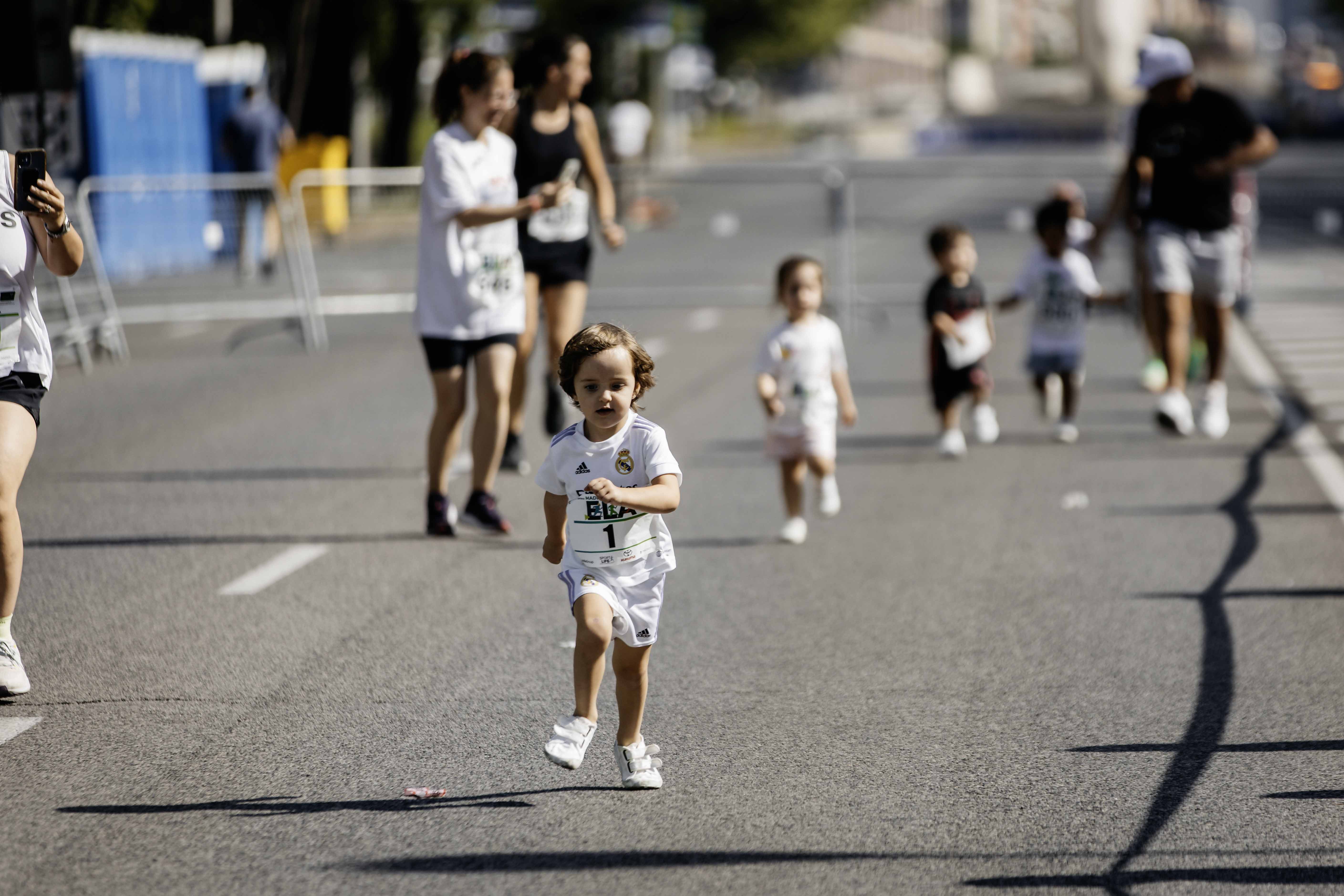Las mejores fotos de la Carrera de la Superación celebara dentro de la Carrera Madrid con la ELA 23