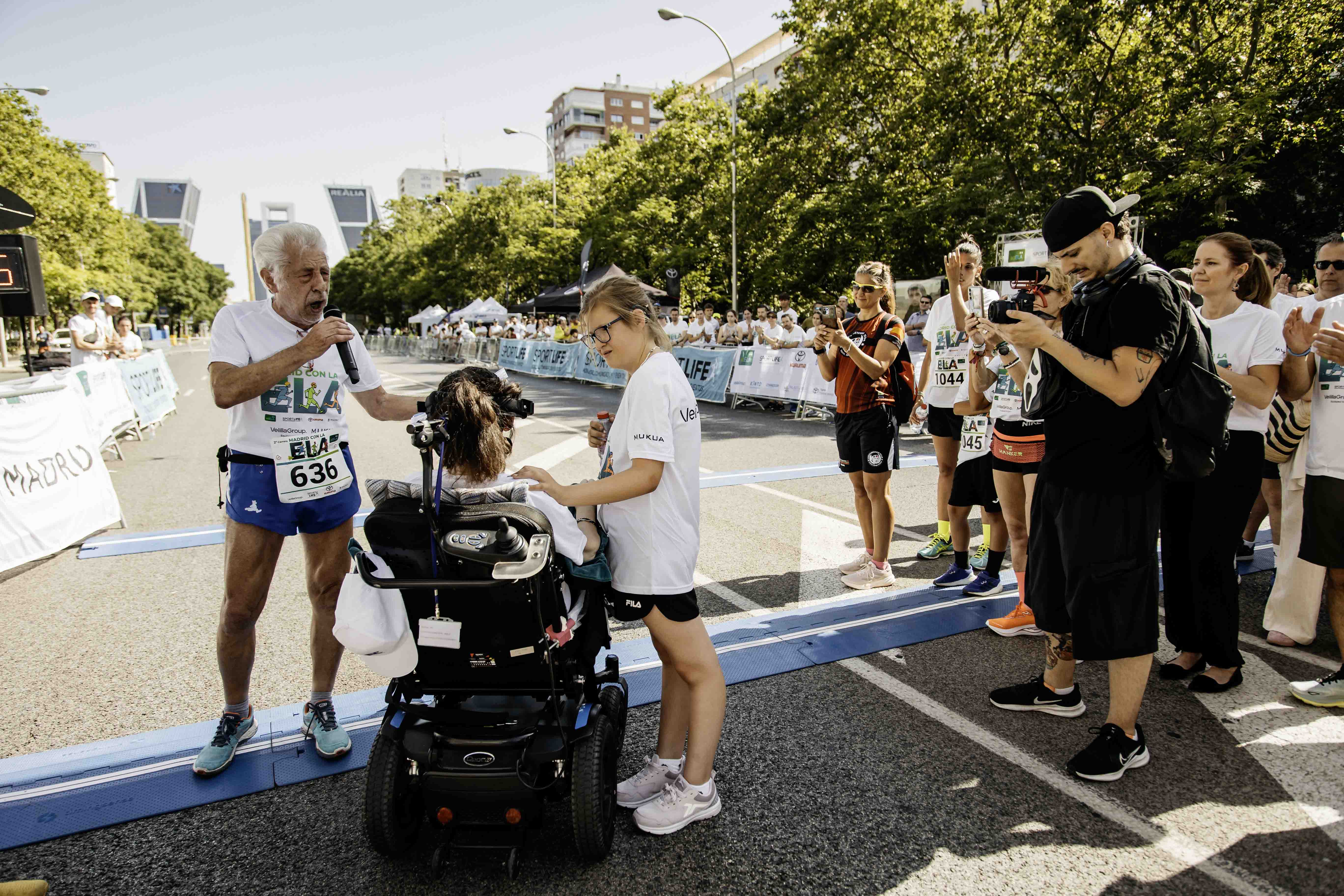 Las mejores fotos de la Carrera de la Superación celebara dentro de la Carrera Madrid con la ELA 45