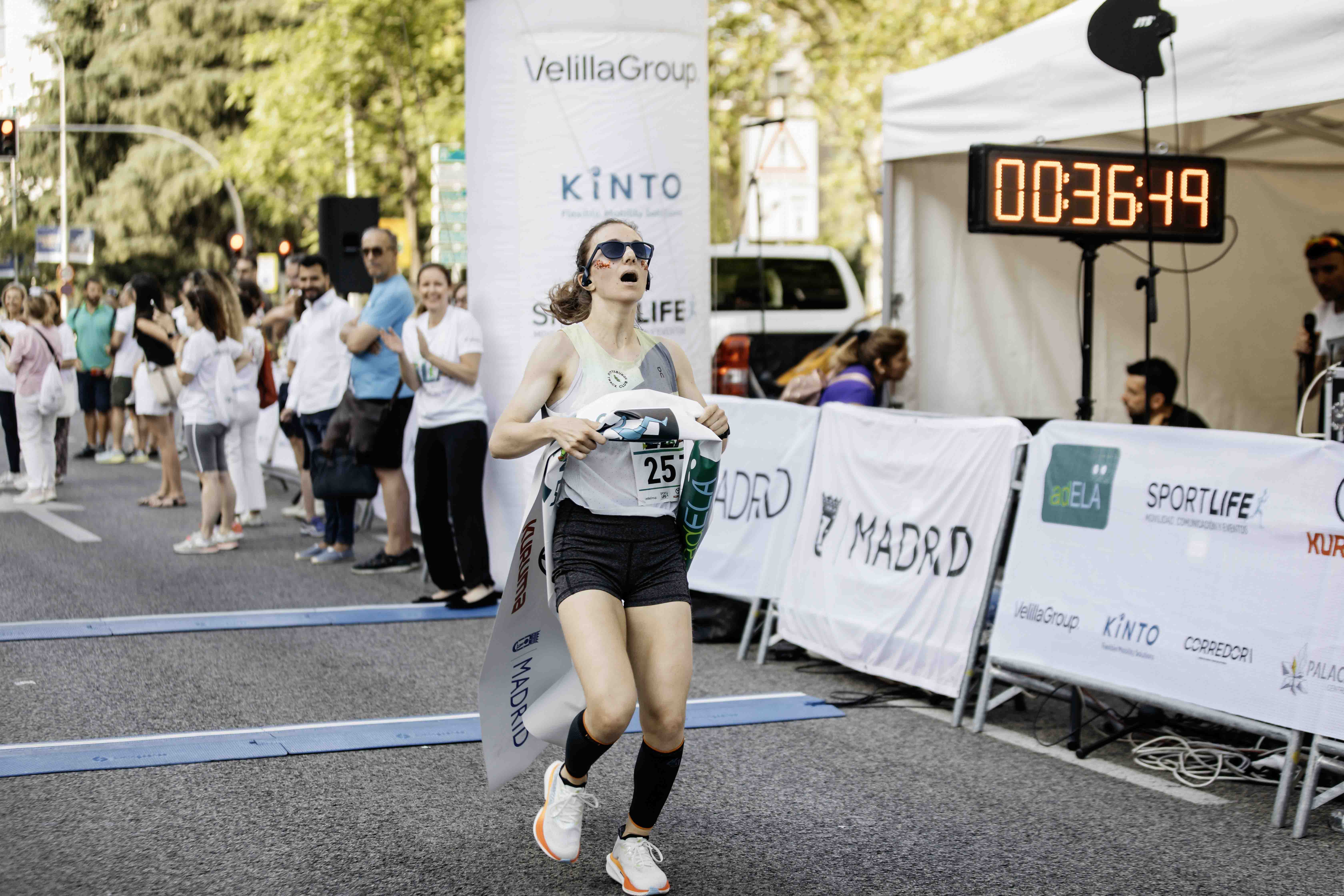Las mejores fotos de la meta de la Carrera Madrid con la ELA 187