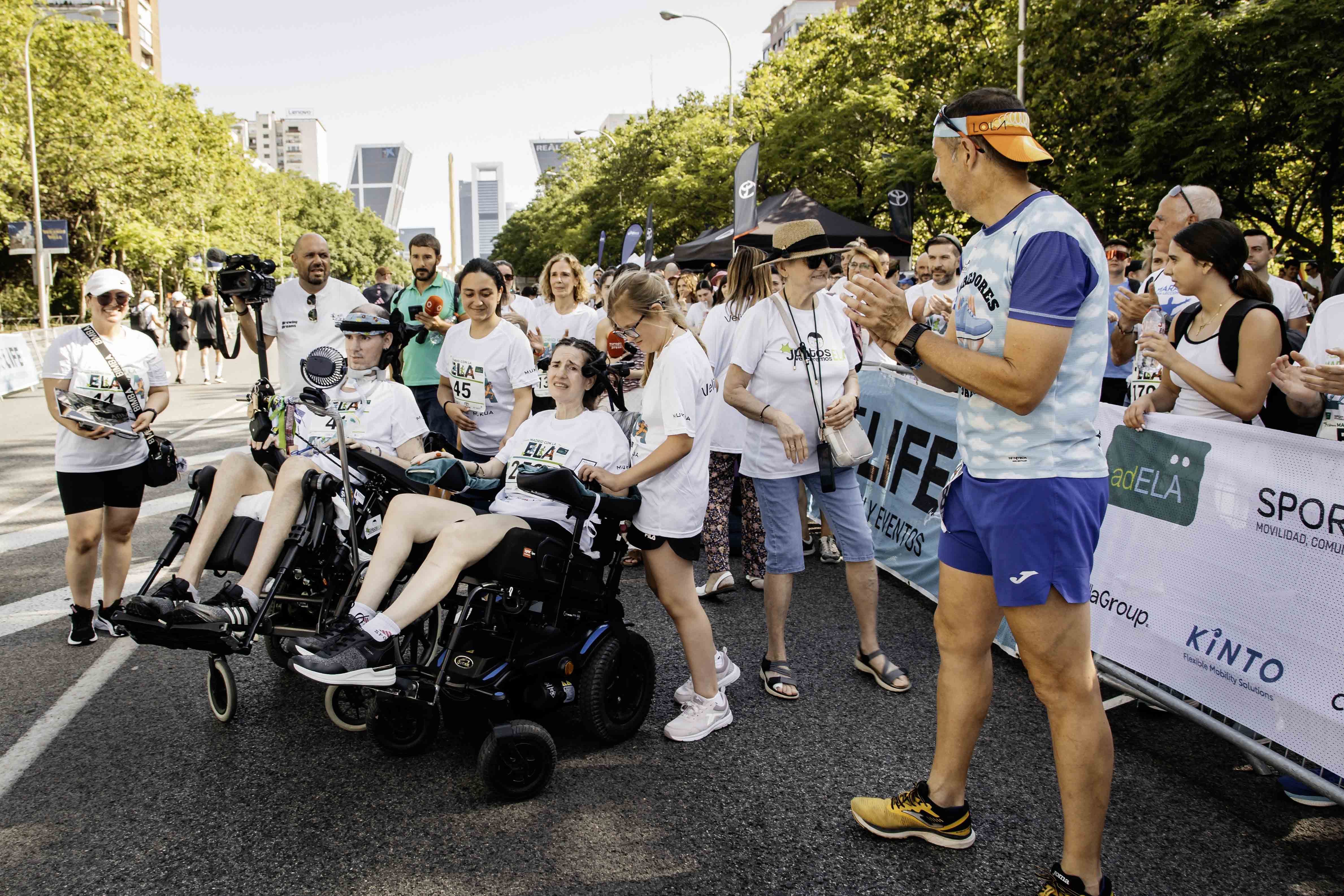 Las mejores fotos de la meta de la Carrera Madrid con la ELA 381