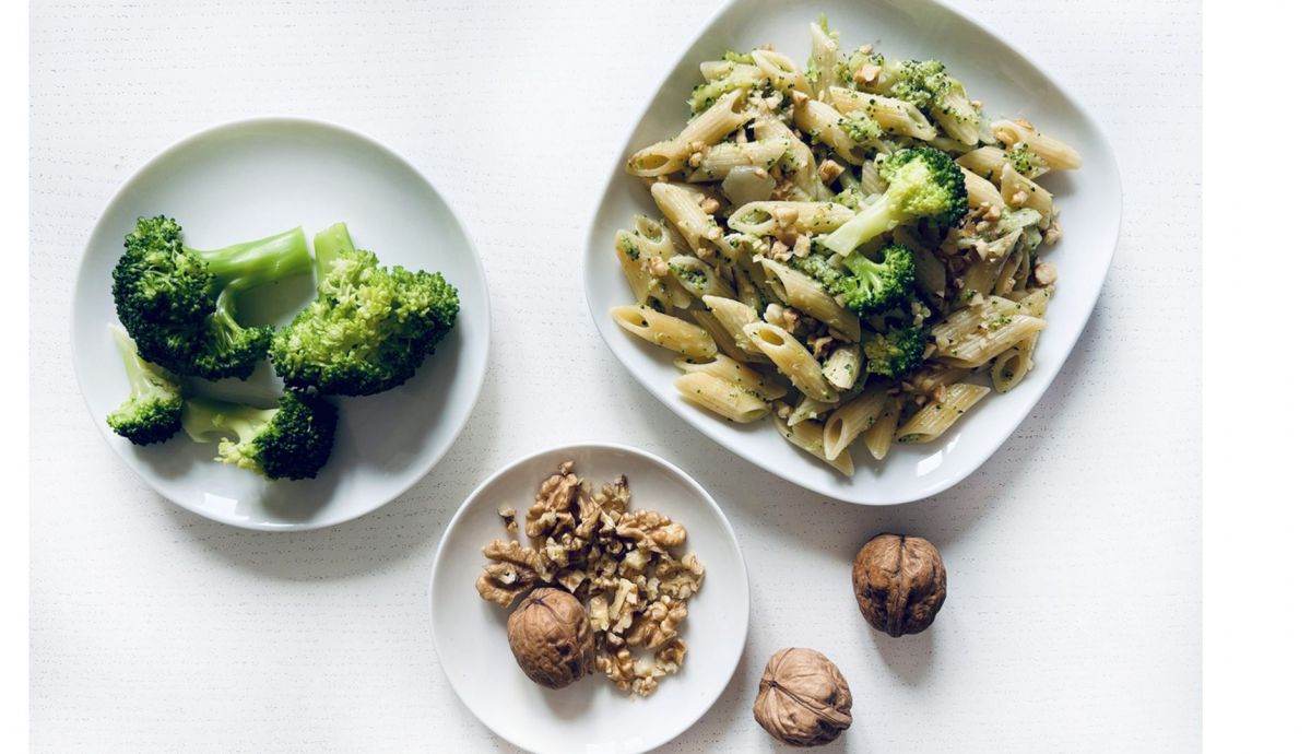 Receta de pasta integral con pesto de brócoli y nueces