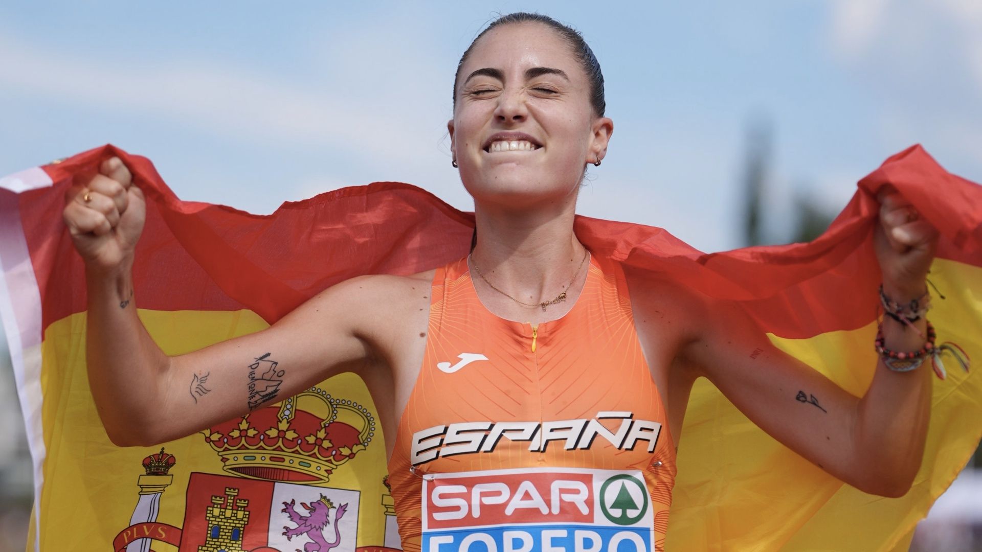 María Forero celebrando el título europeo sub23 de 5000 metros. SPORTMEDIA.