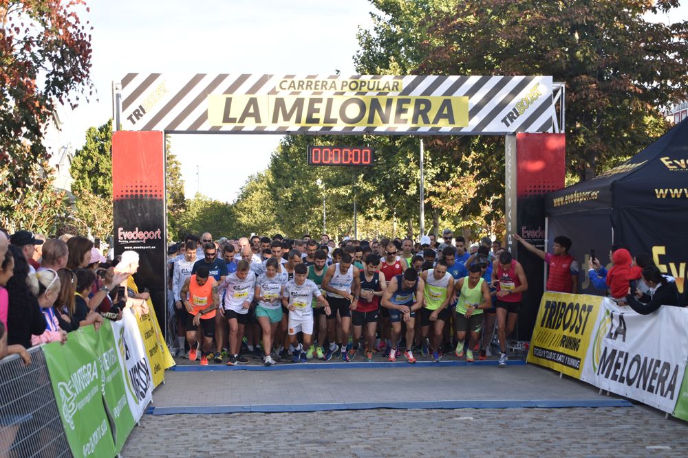La Carrera Popular La Melonera termina degustando una sabrosa rodaja de melón
