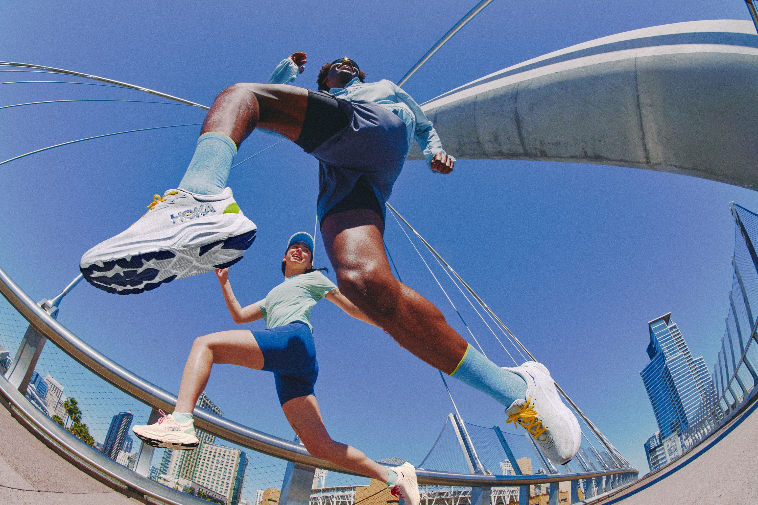 HOKA F25 D Arahi8 GLOBAL HERO LG 1675