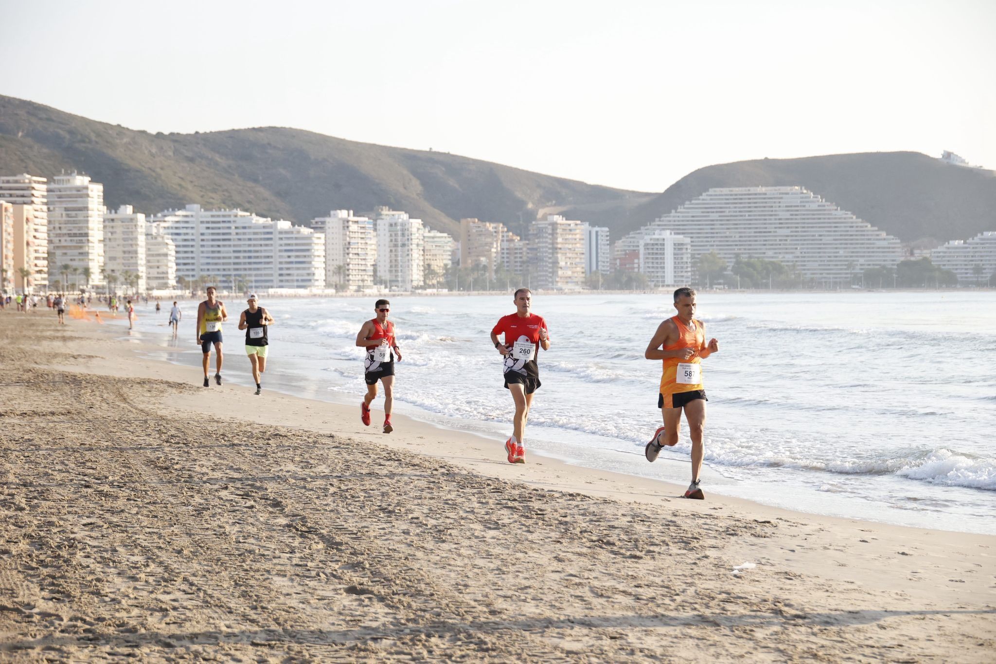 Una bella imagen de la Carrera Matutina Playa de Cullera 2025 / Foto: Ayuntamiento de Cullera