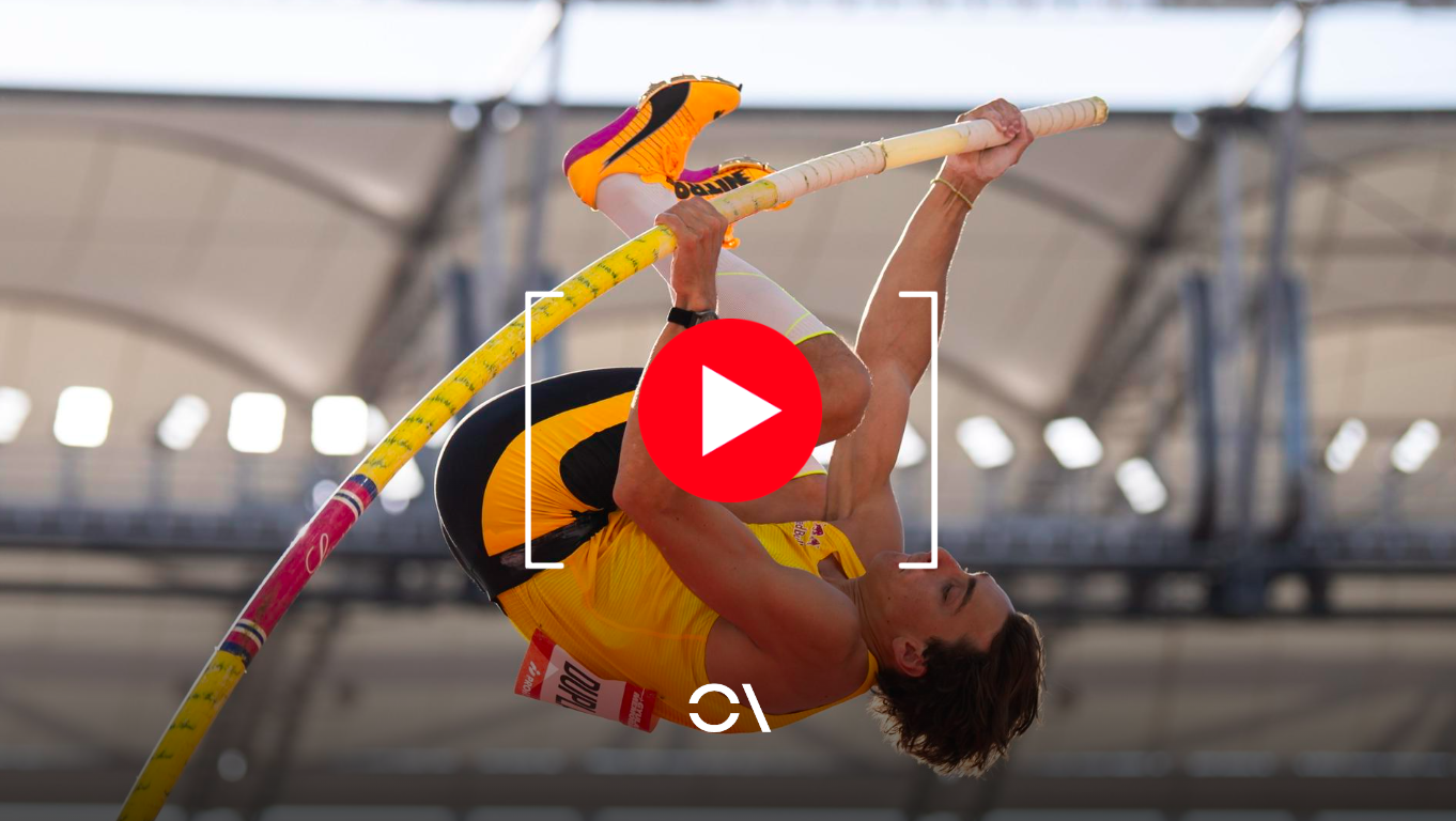 Mondo Duplantis bate el récord del mundo de salto con pértiga en Budapest.