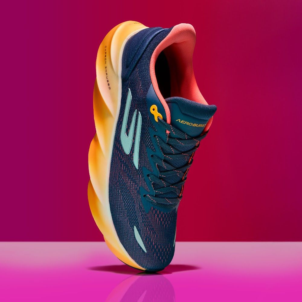 Skechers AERO Burst es un modelo altamente recomendable para corredores exigentes. Skechers AERO Burst es un modelo altamente recomendable para corredores exigentes.