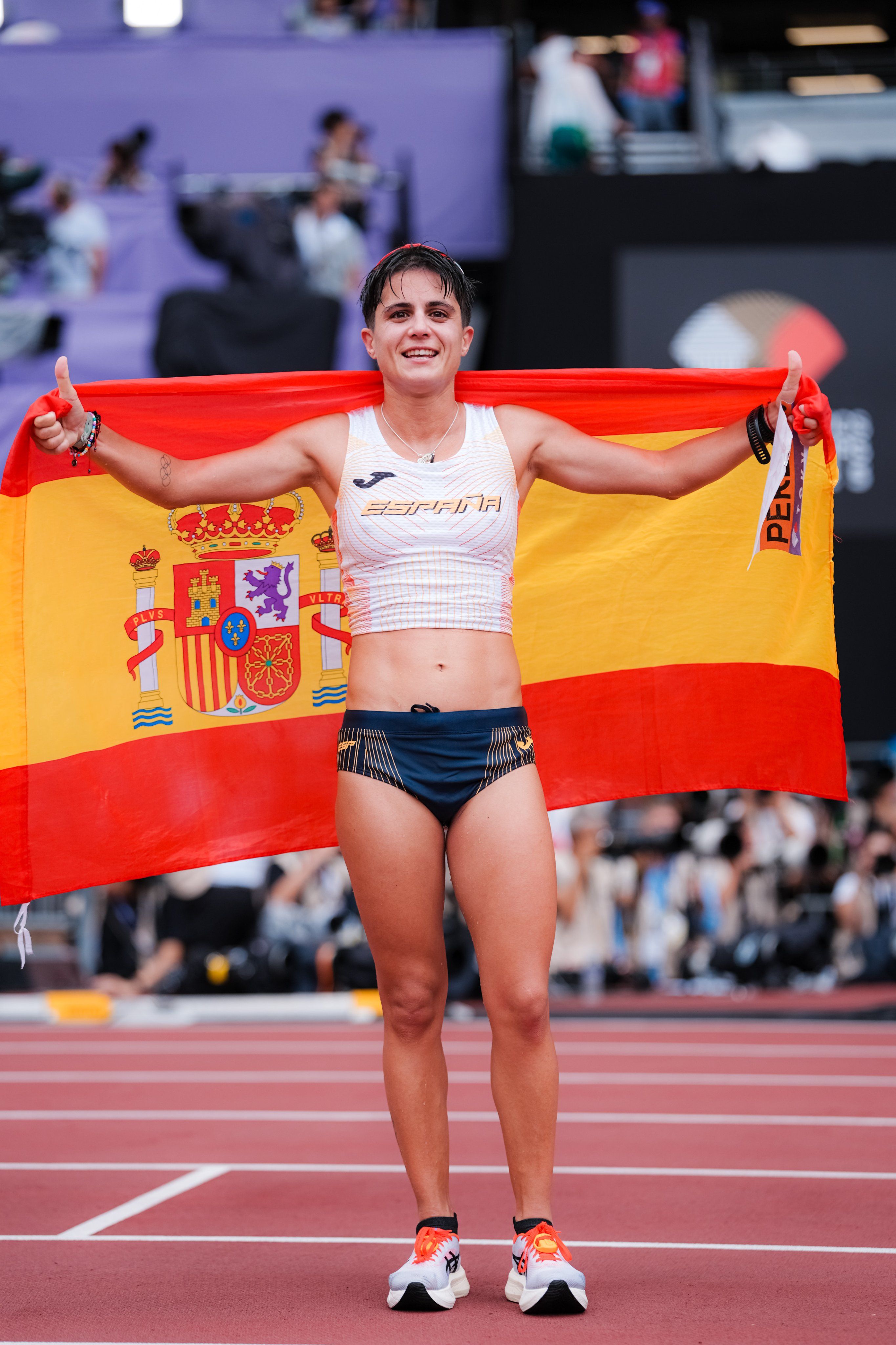 Las mejores fotos del oro de María Pérez en los 35 kilómetros marcha del Mundial de Tokio 2025. 6