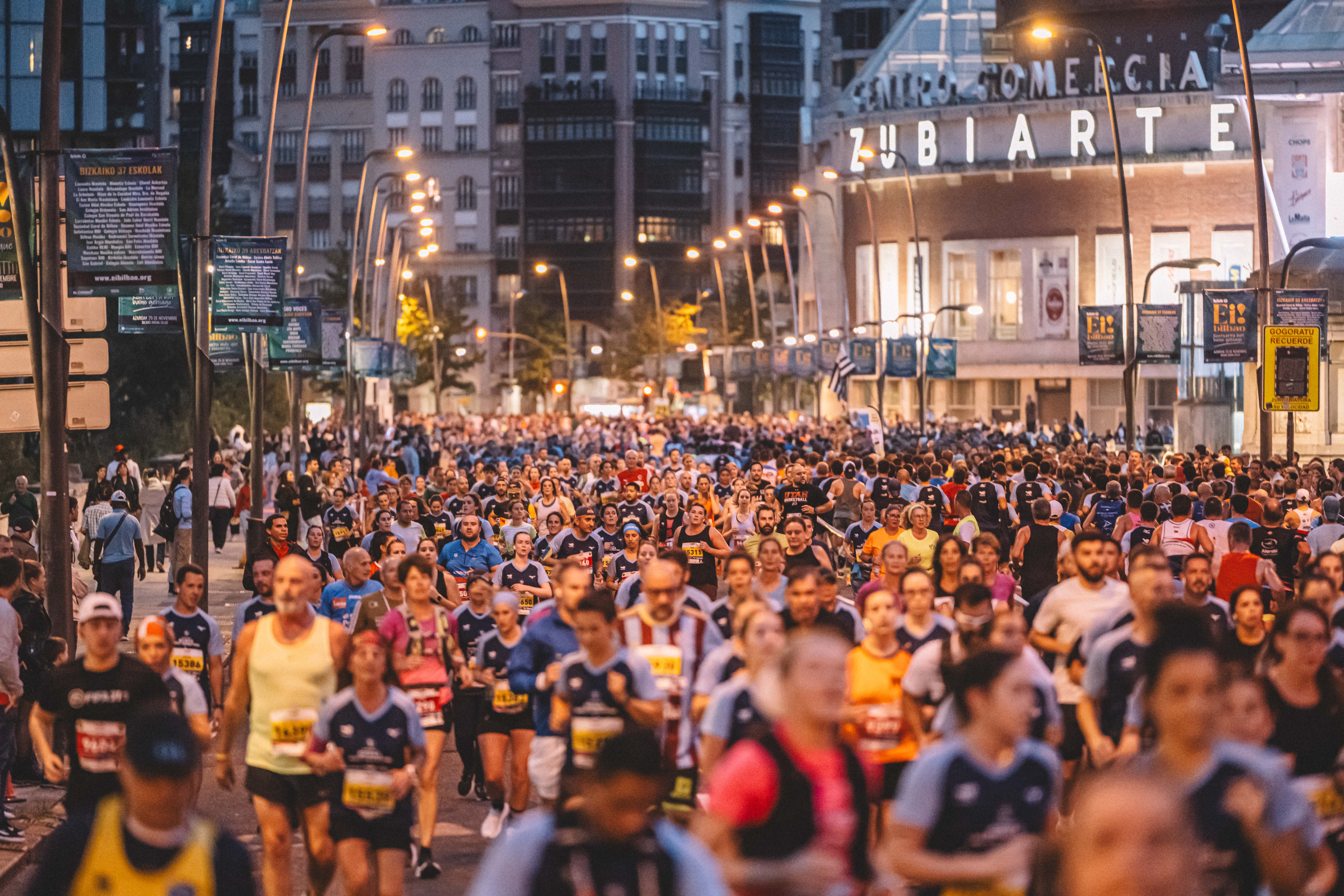 No hay duda: TotalEnergies Bilbao Night Running Fest es una de las mejores carreras nocturnas del mundo. FOTORUNNERS