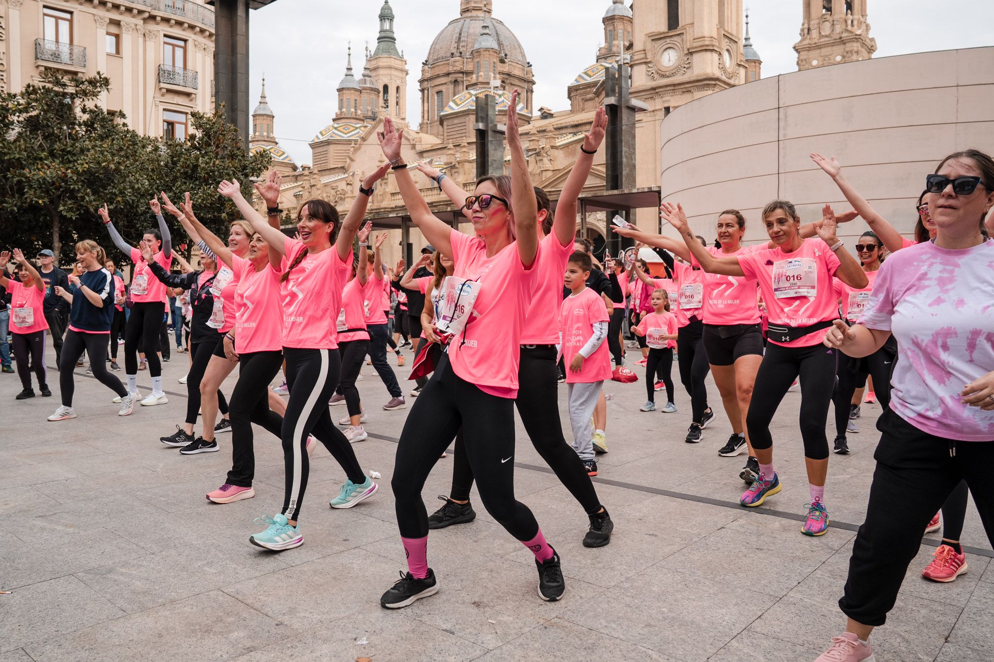 Ls mejores fotos de la Carrera de la Mujer de Zaragoza 2025   Animación 21