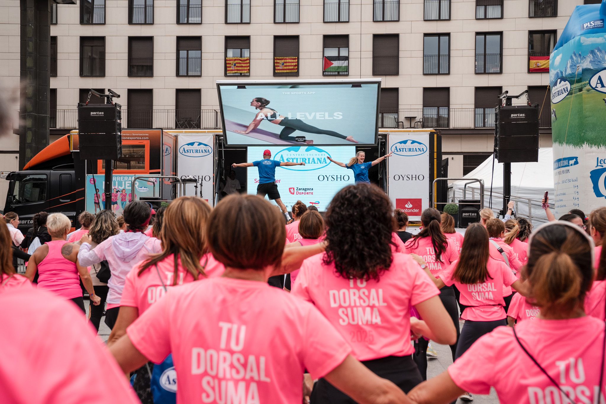 Ls mejores fotos de la Carrera de la Mujer de Zaragoza 2025   Animación 25