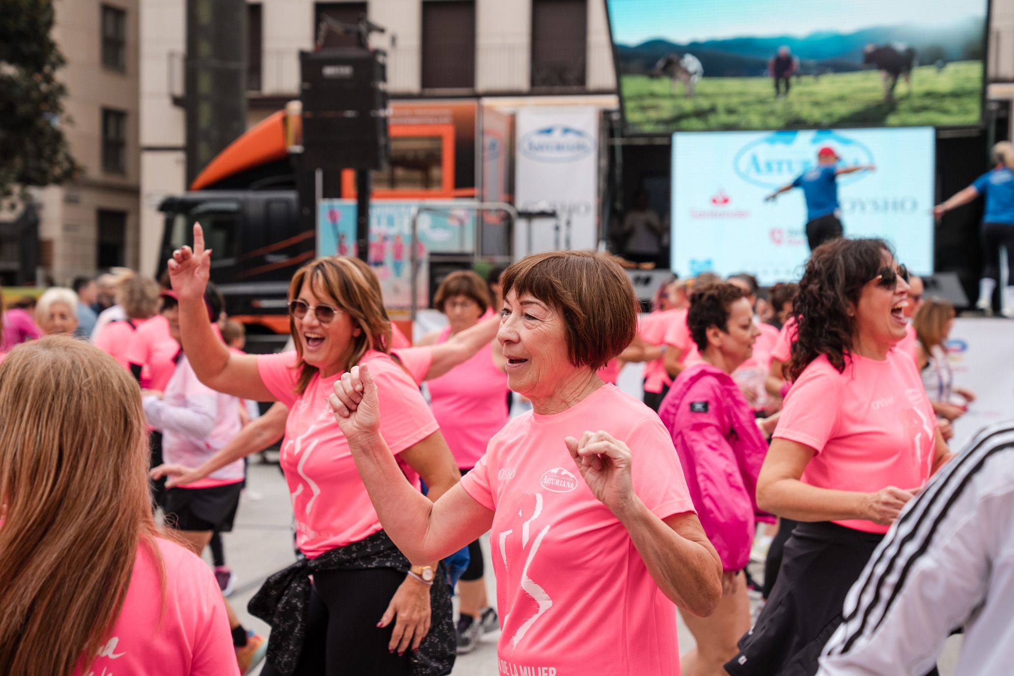 Ls mejores fotos de la Carrera de la Mujer de Zaragoza 2025   Animación 29