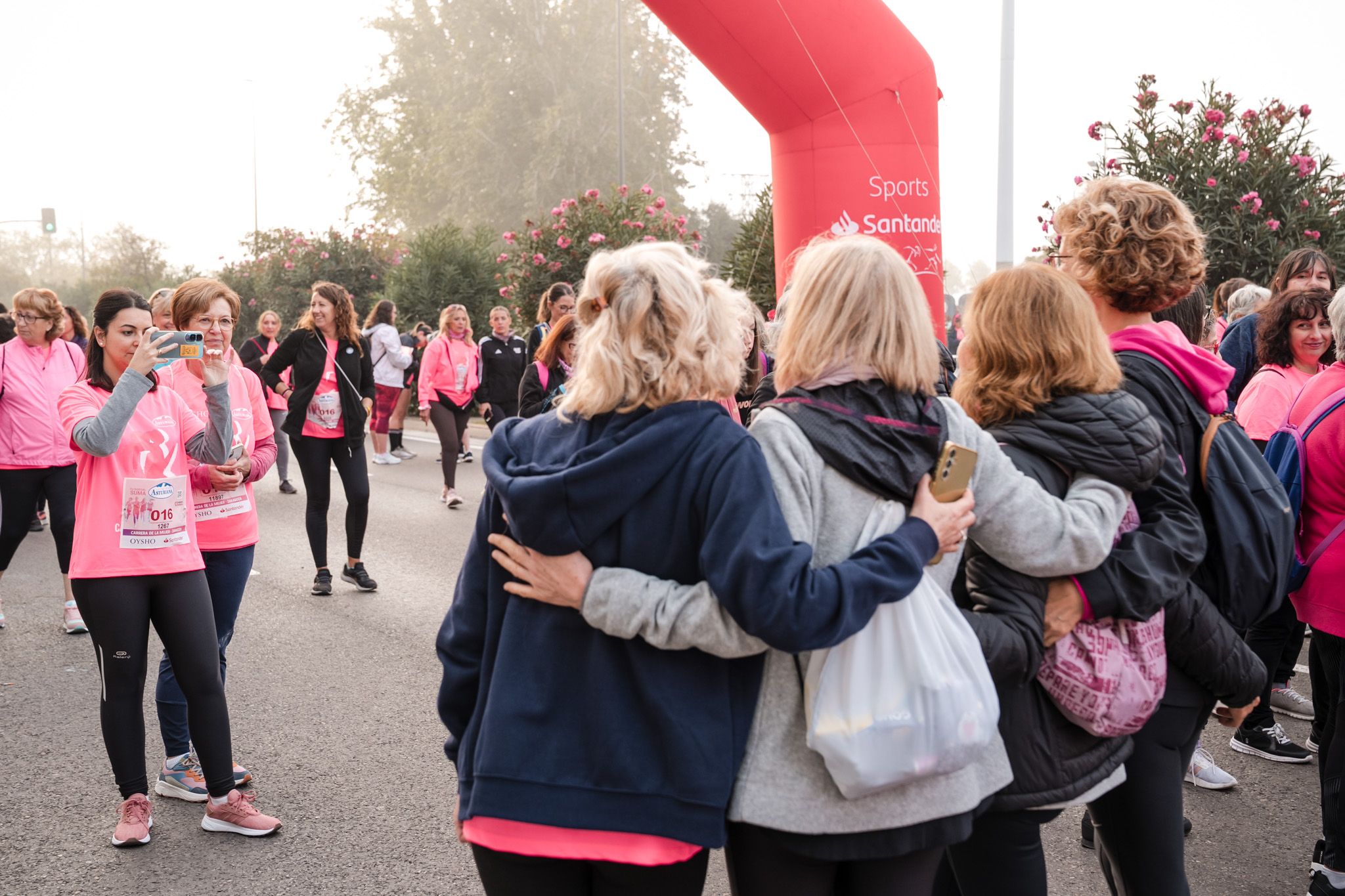 Las mejores fotos de la Carrera de la Mujer de Zaragoza 2025   Salida 8