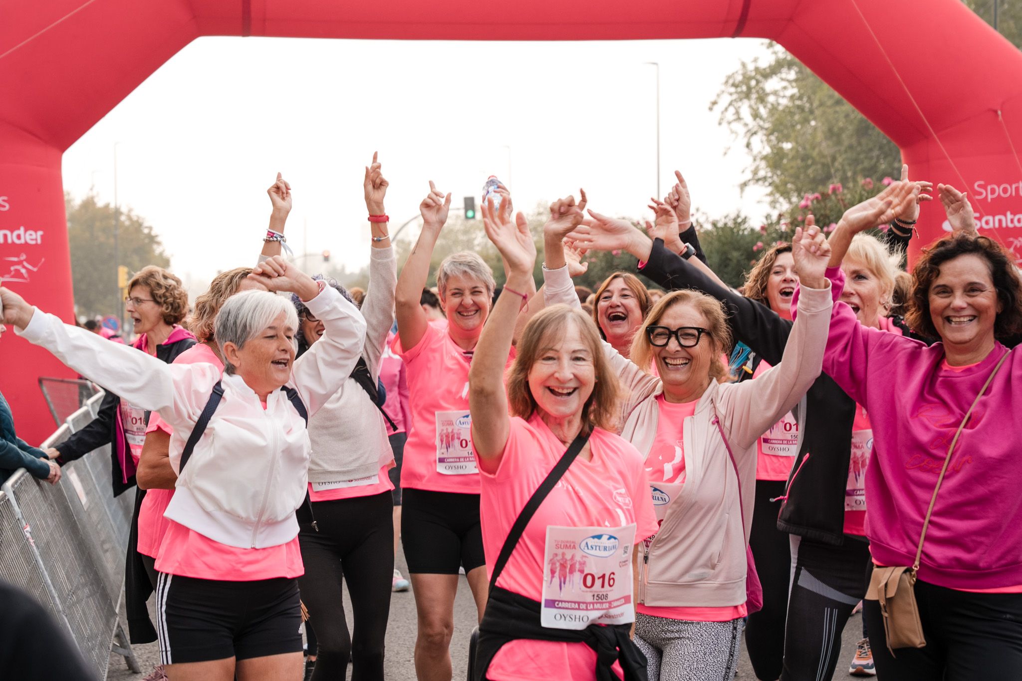 Las mejores fotos de la Carrera de la Mujer de Zaragoza 2025   Salida 14