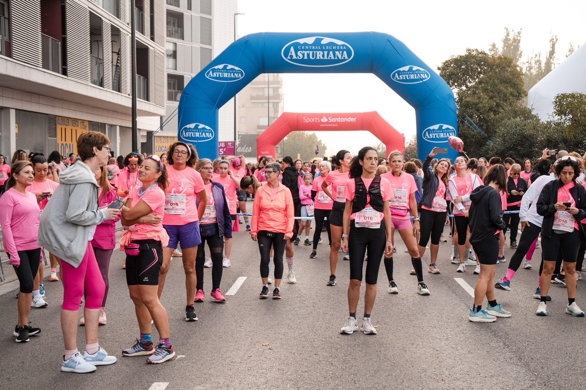 Las mejores fotos de la Carrera de la Mujer de Zaragoza 2025   Salida 19