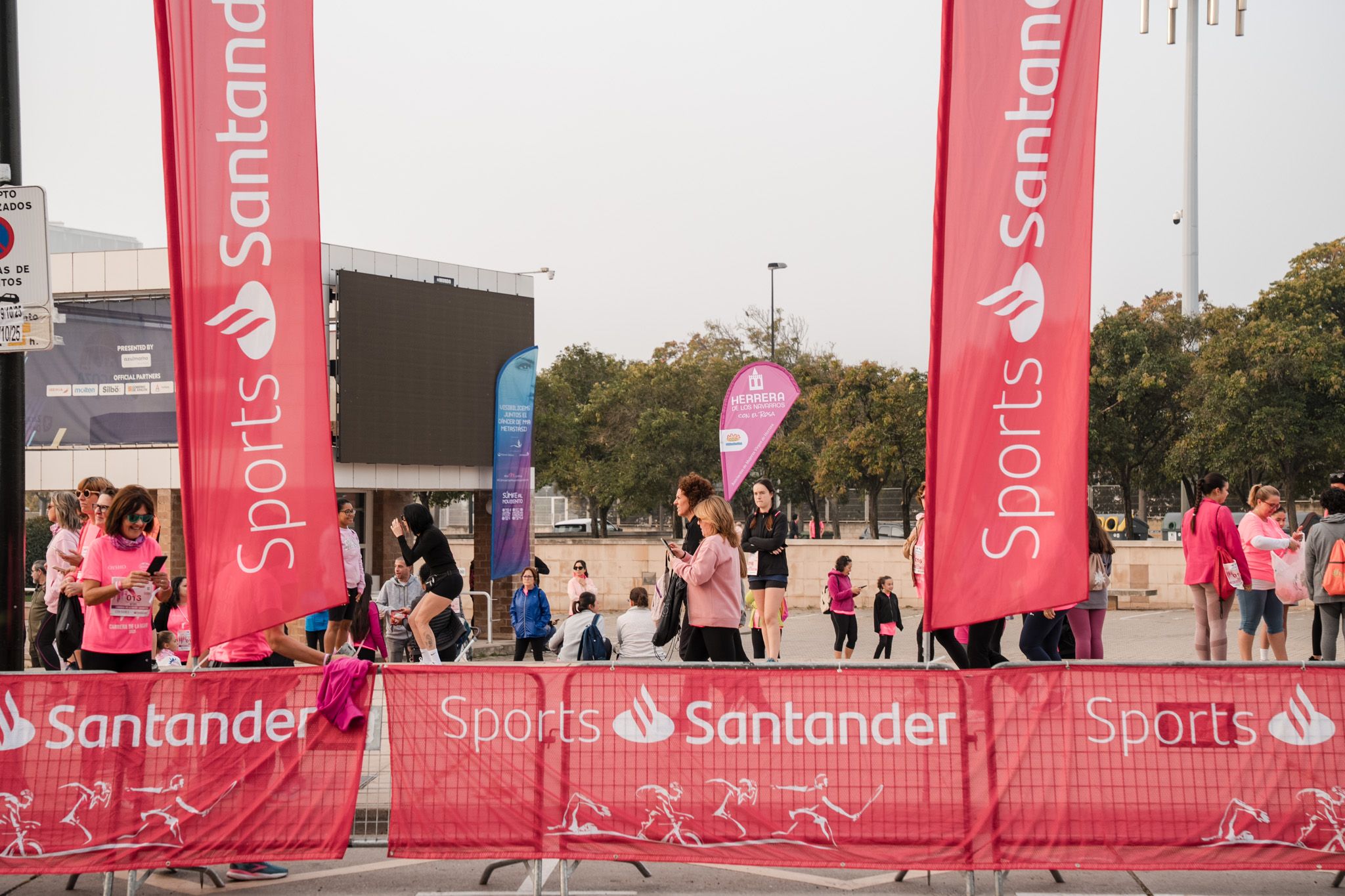 Las mejores fotos de la Carrera de la Mujer de Zaragoza 2025   Salida 20