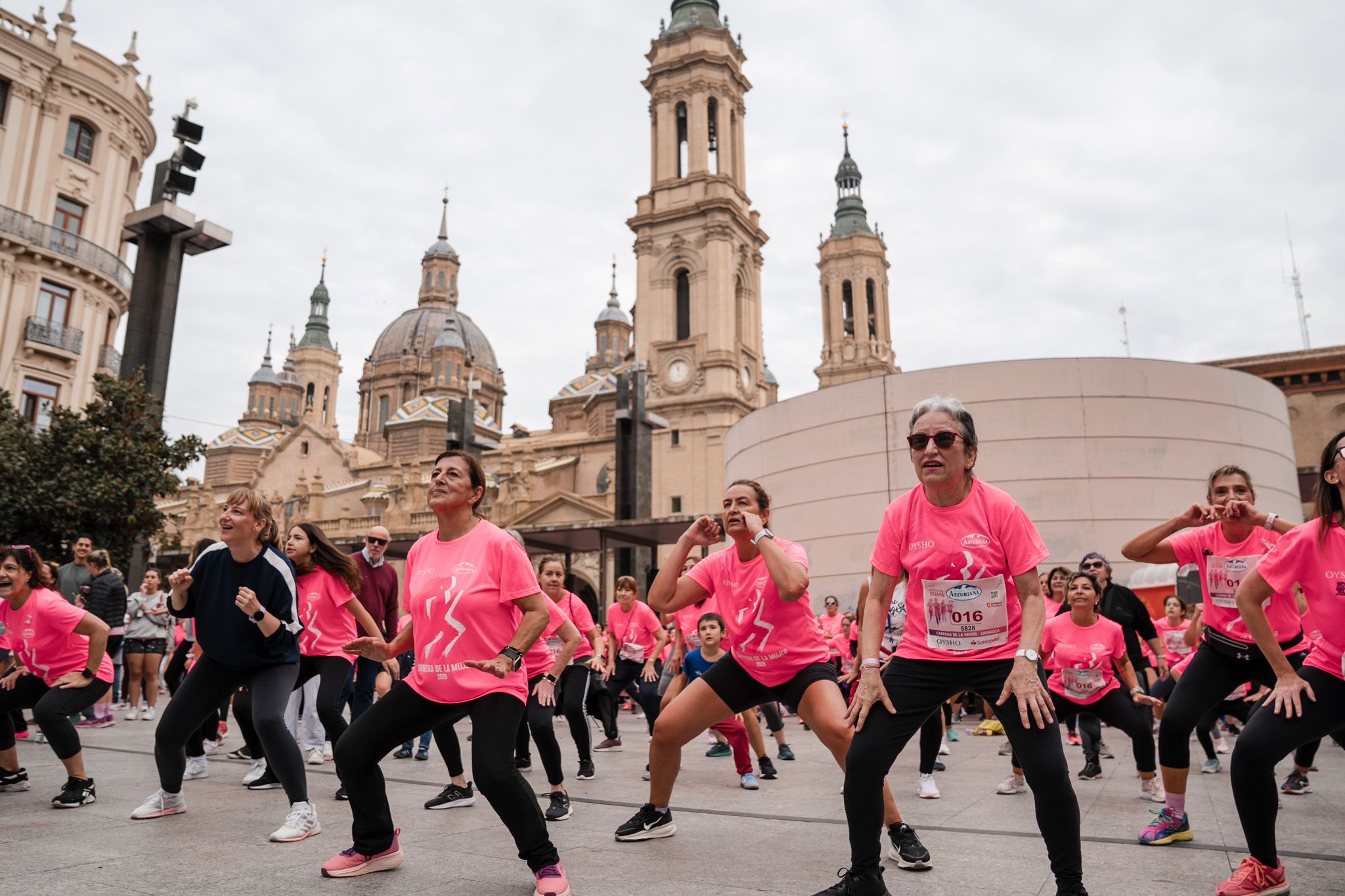 Ls mejores fotos de la Carrera de la Mujer de Zaragoza 2025   Animación 68