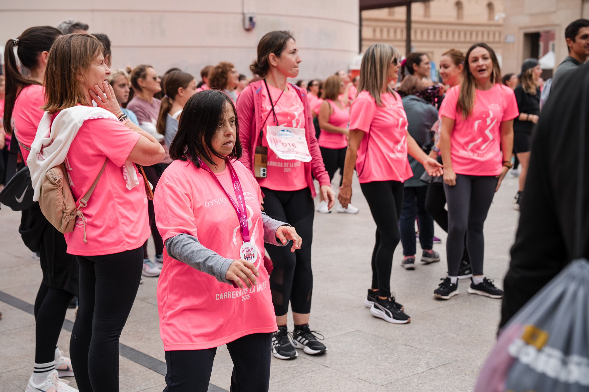 Ls mejores fotos de la Carrera de la Mujer de Zaragoza 2025   Animación 72