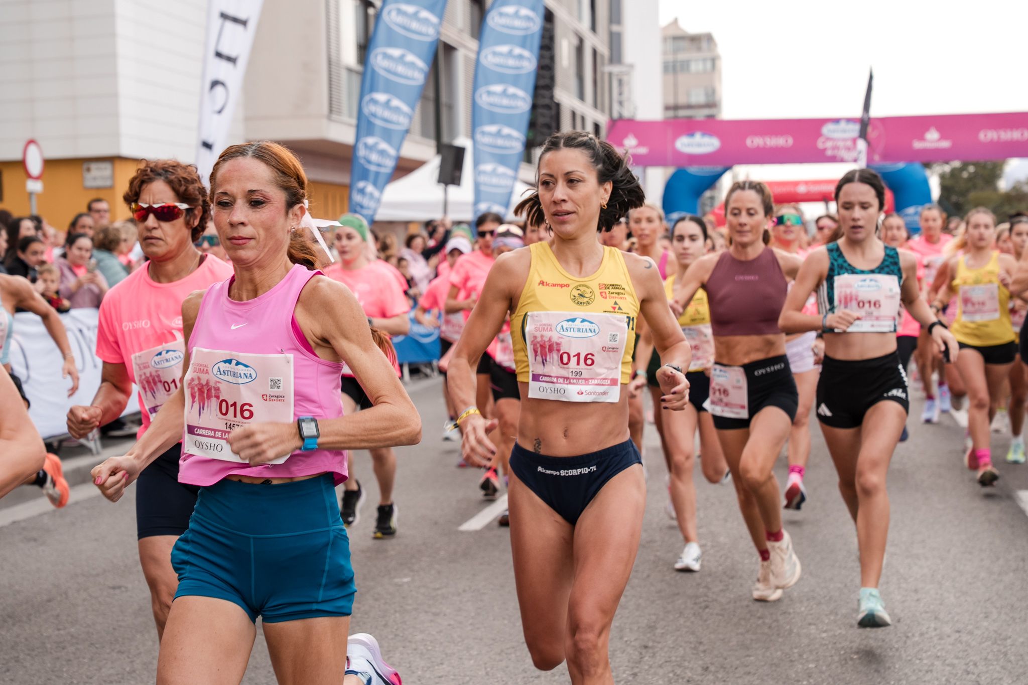 Las mejores fotos de la Carrera de la Mujer de Zaragoza 2025   Recorrido 11