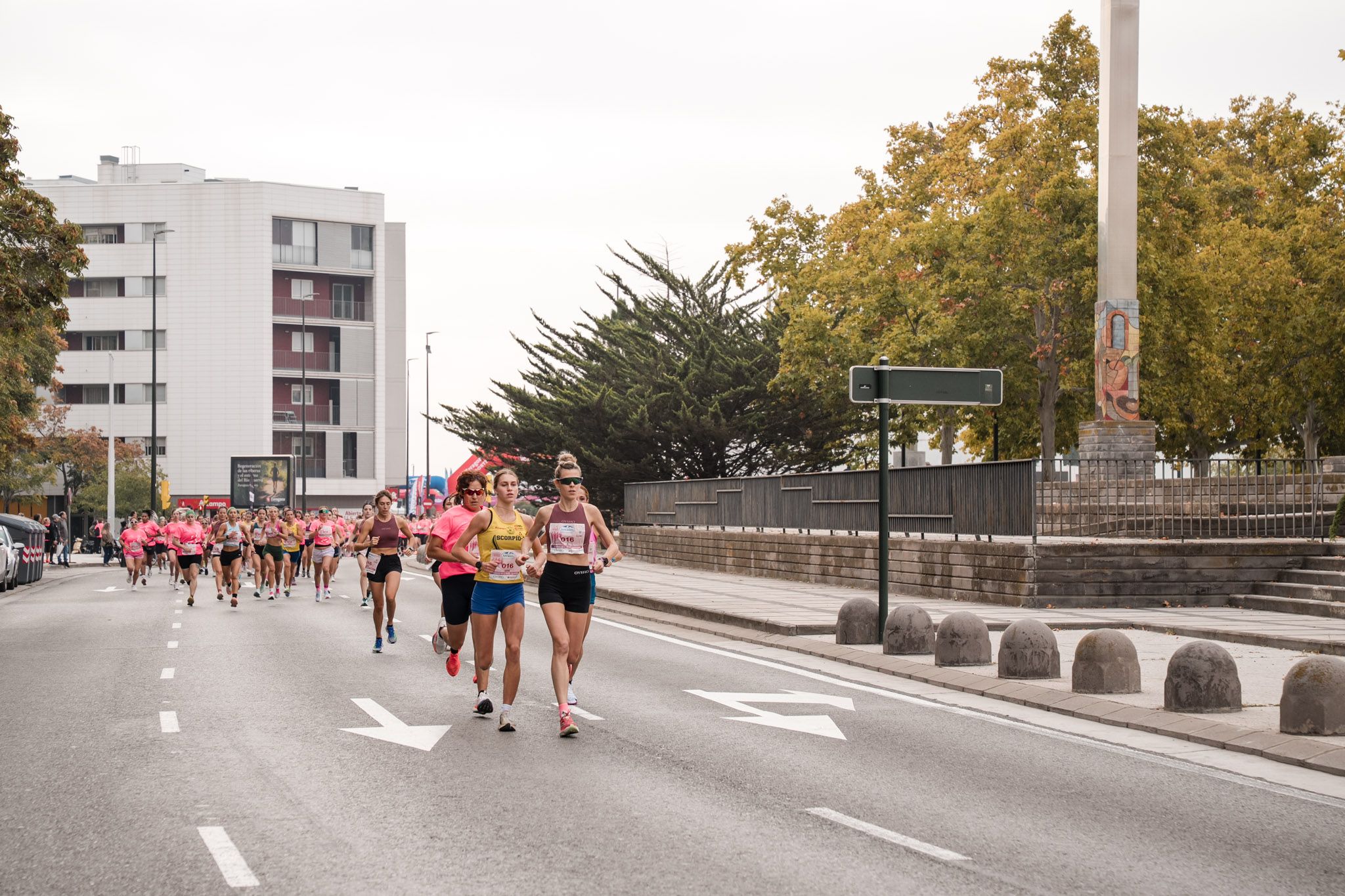 Las mejores fotos de la Carrera de la Mujer de Zaragoza 2025   Recorrido 18