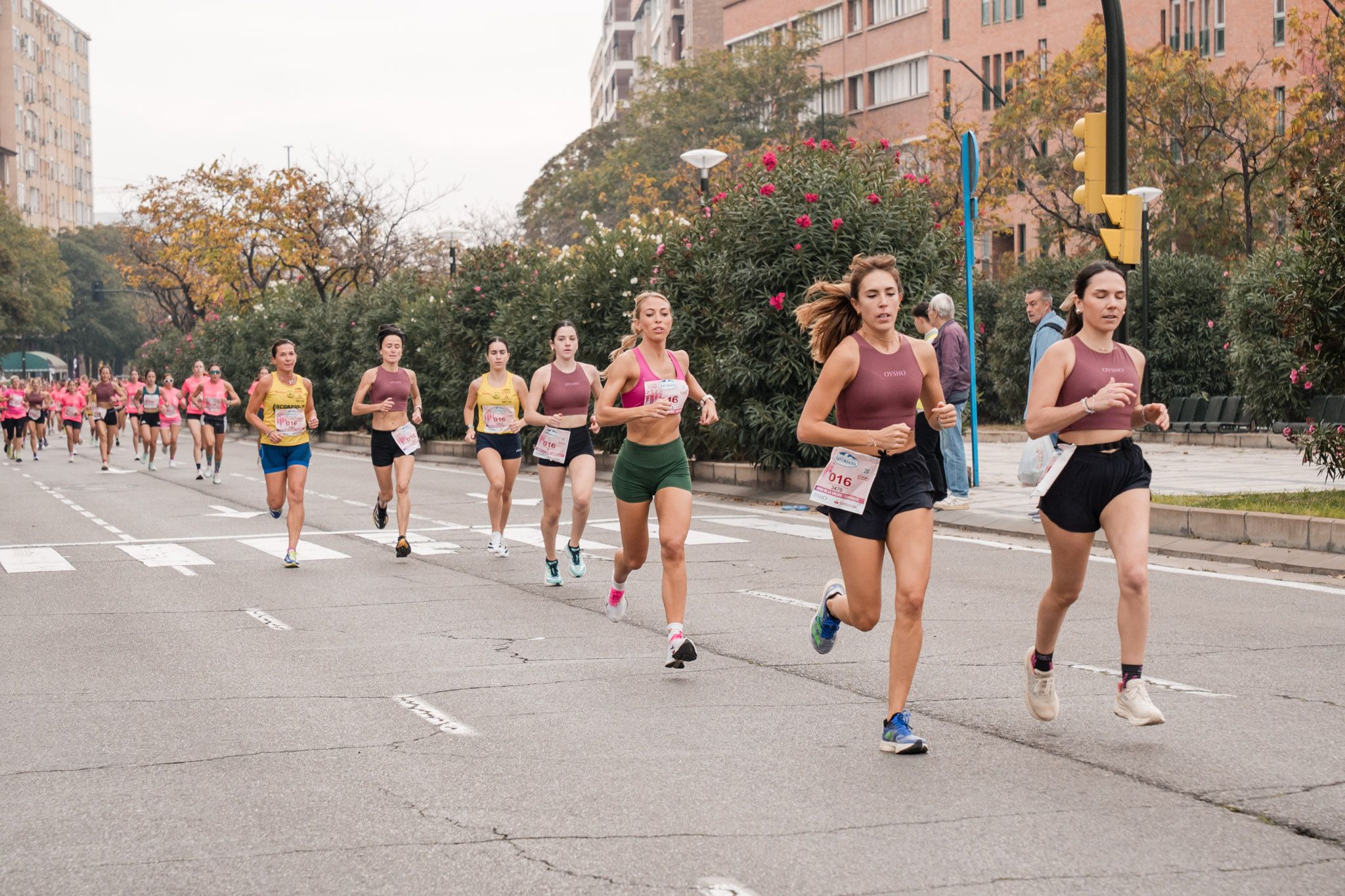 Las mejores fotos de la Carrera de la Mujer de Zaragoza 2025   Recorrido 25