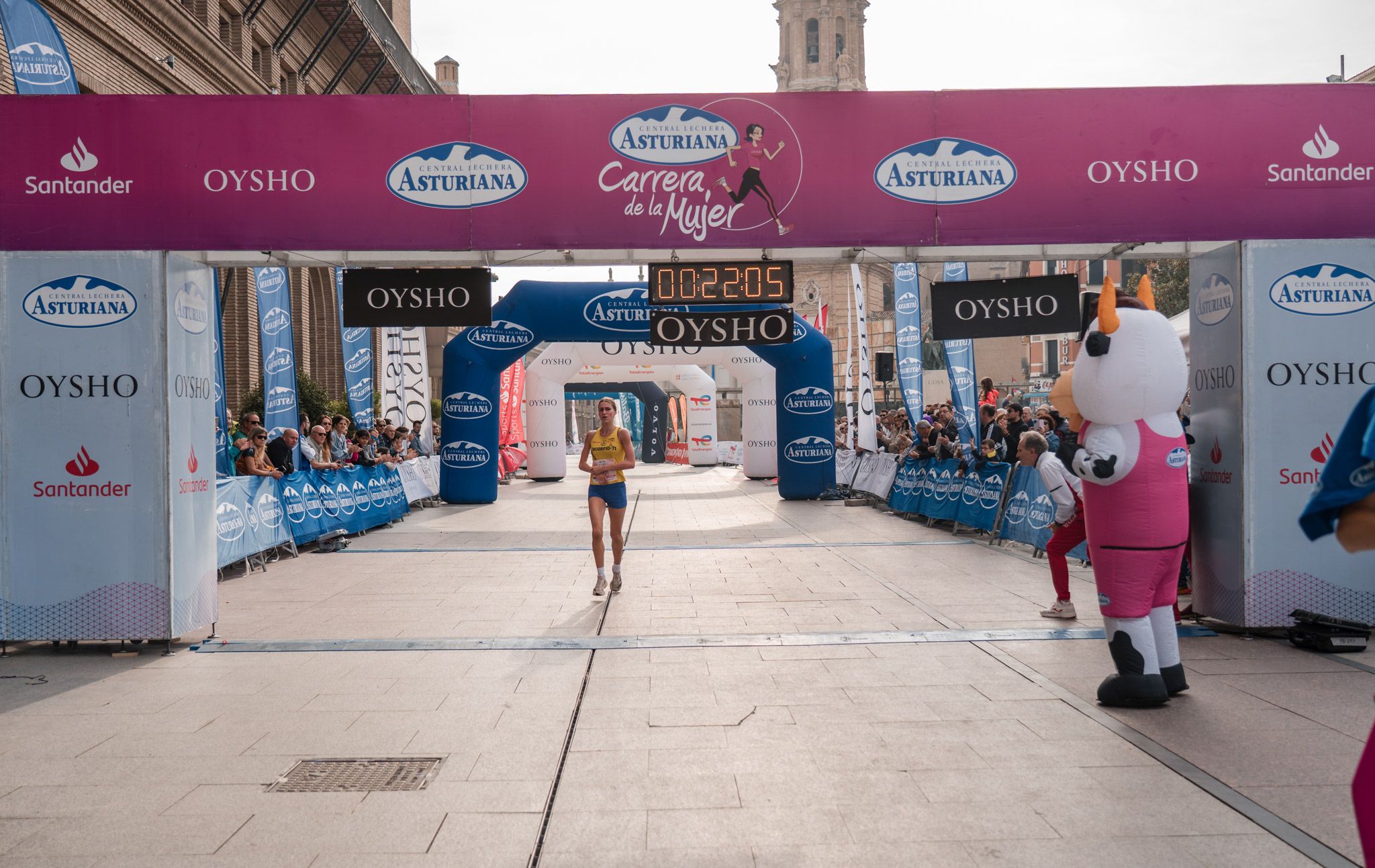 Las mejores fotos de la Carrera de la Mujer de Zaragoza 2025   Recorrido Meta 8