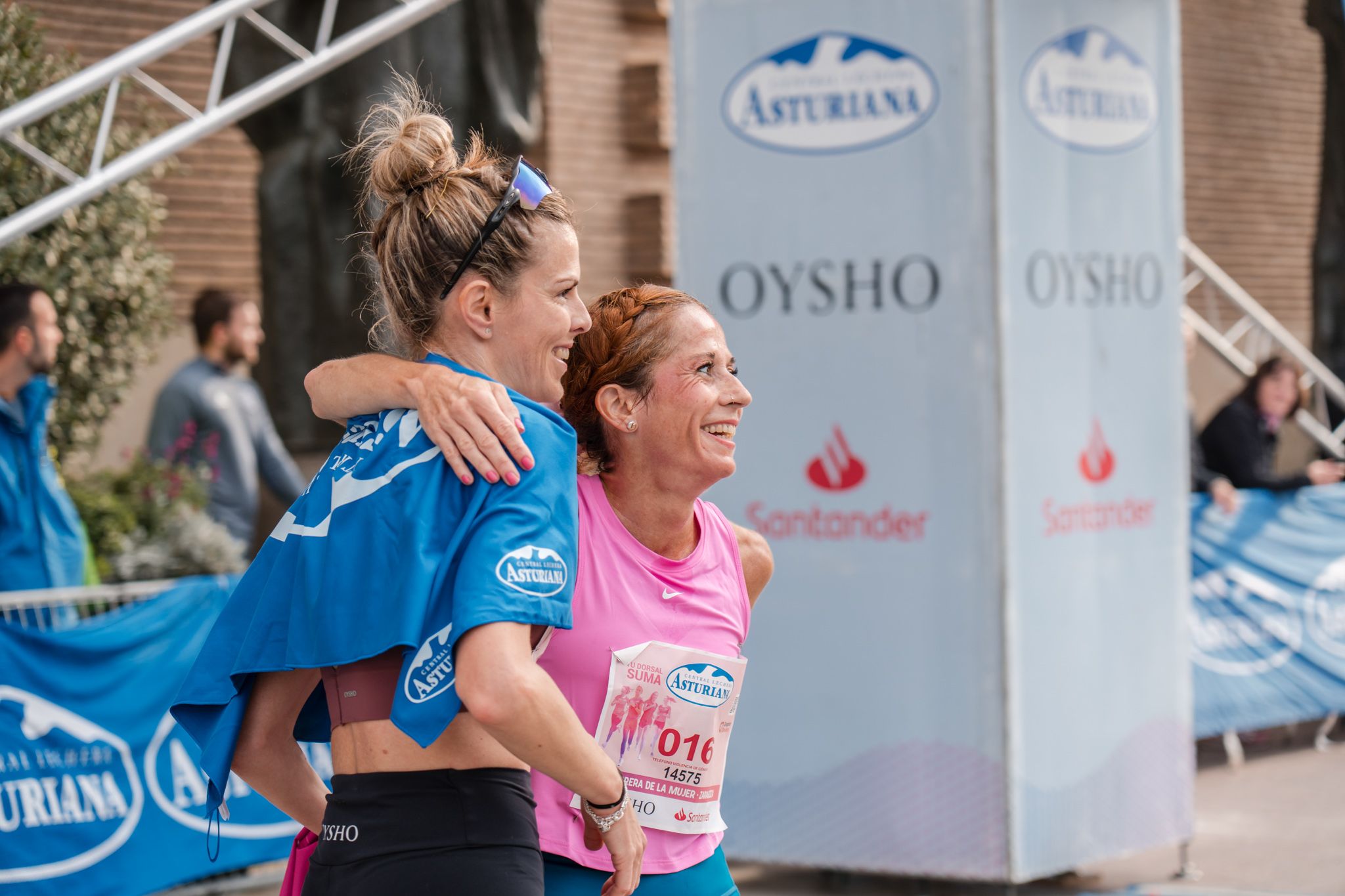 Las mejores fotos de la Carrera de la Mujer de Zaragoza 2025   Recorrido Meta 11