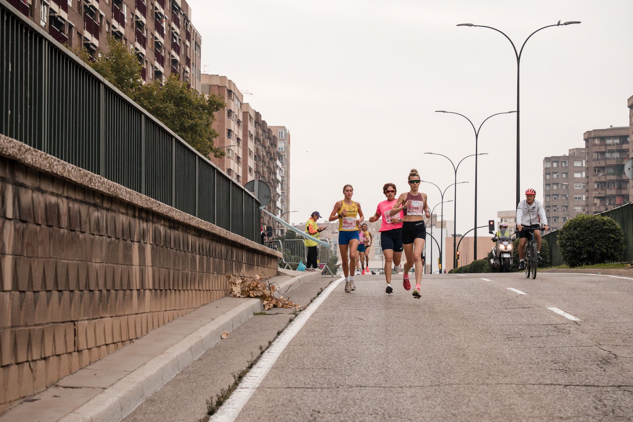 Las mejores fotos de la Carrera de la Mujer de Zaragoza 2025   Recorrido 33