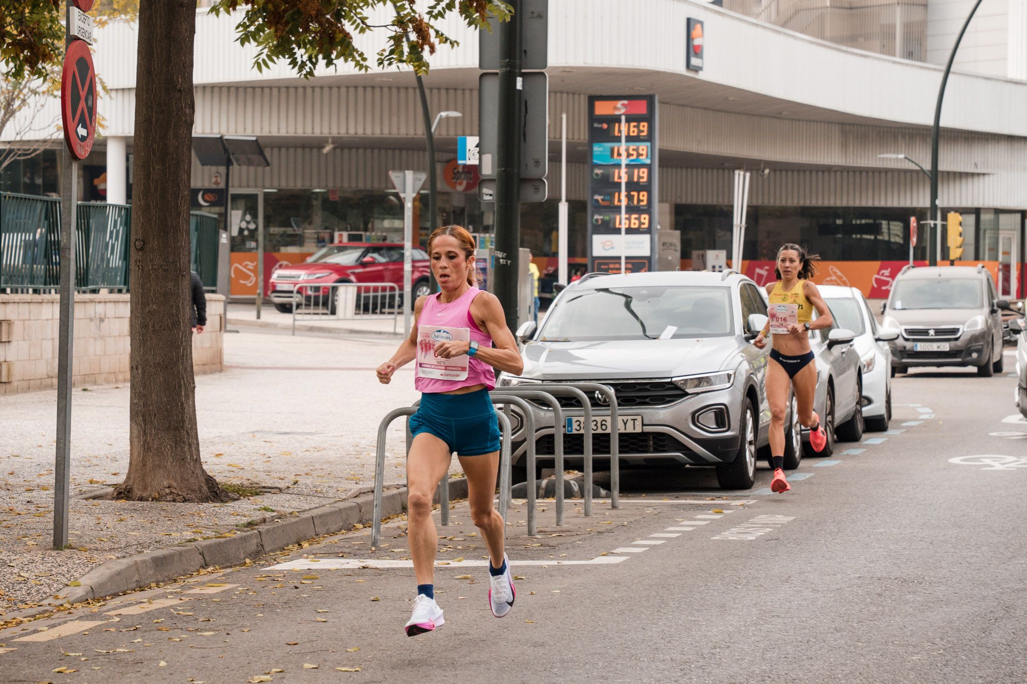 Las mejores fotos de la Carrera de la Mujer de Zaragoza 2025   Recorrido 37