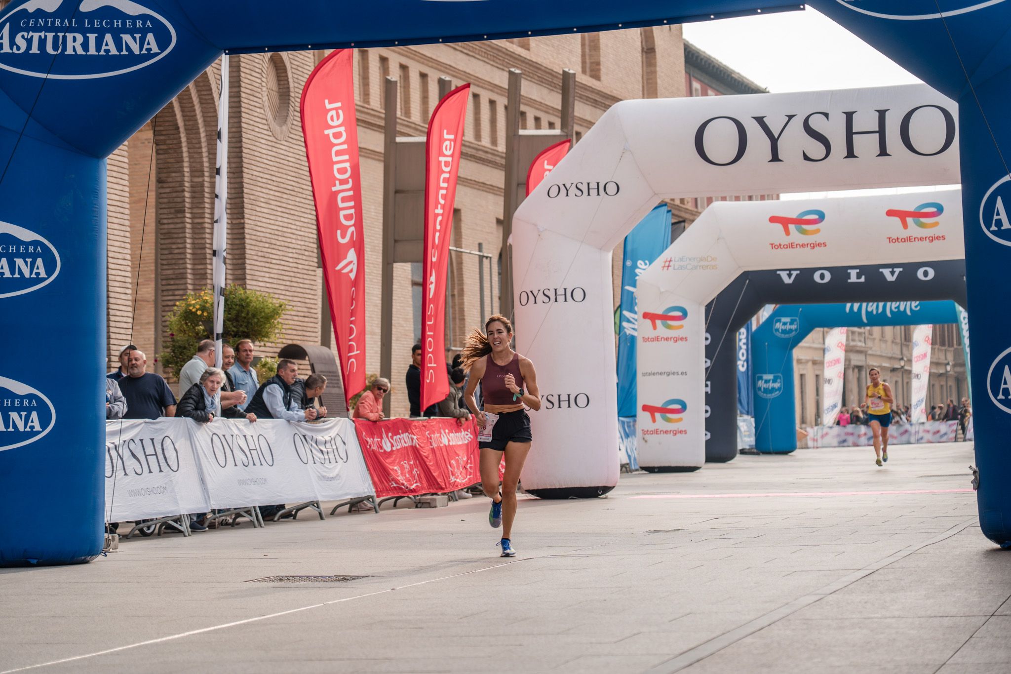 Las mejores fotos de la Carrera de la Mujer de Zaragoza 2025   Recorrido Meta 26