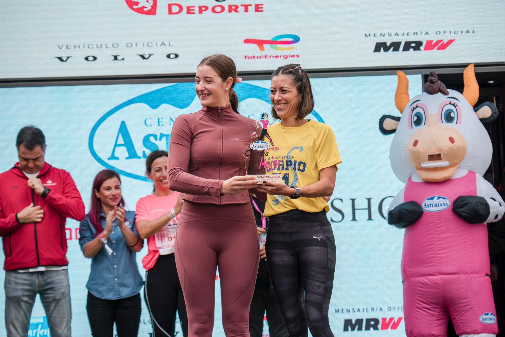 Las mejores fotos de la Carrera de la Mujer de Zaragoza 2025   Recorrido Podium 3