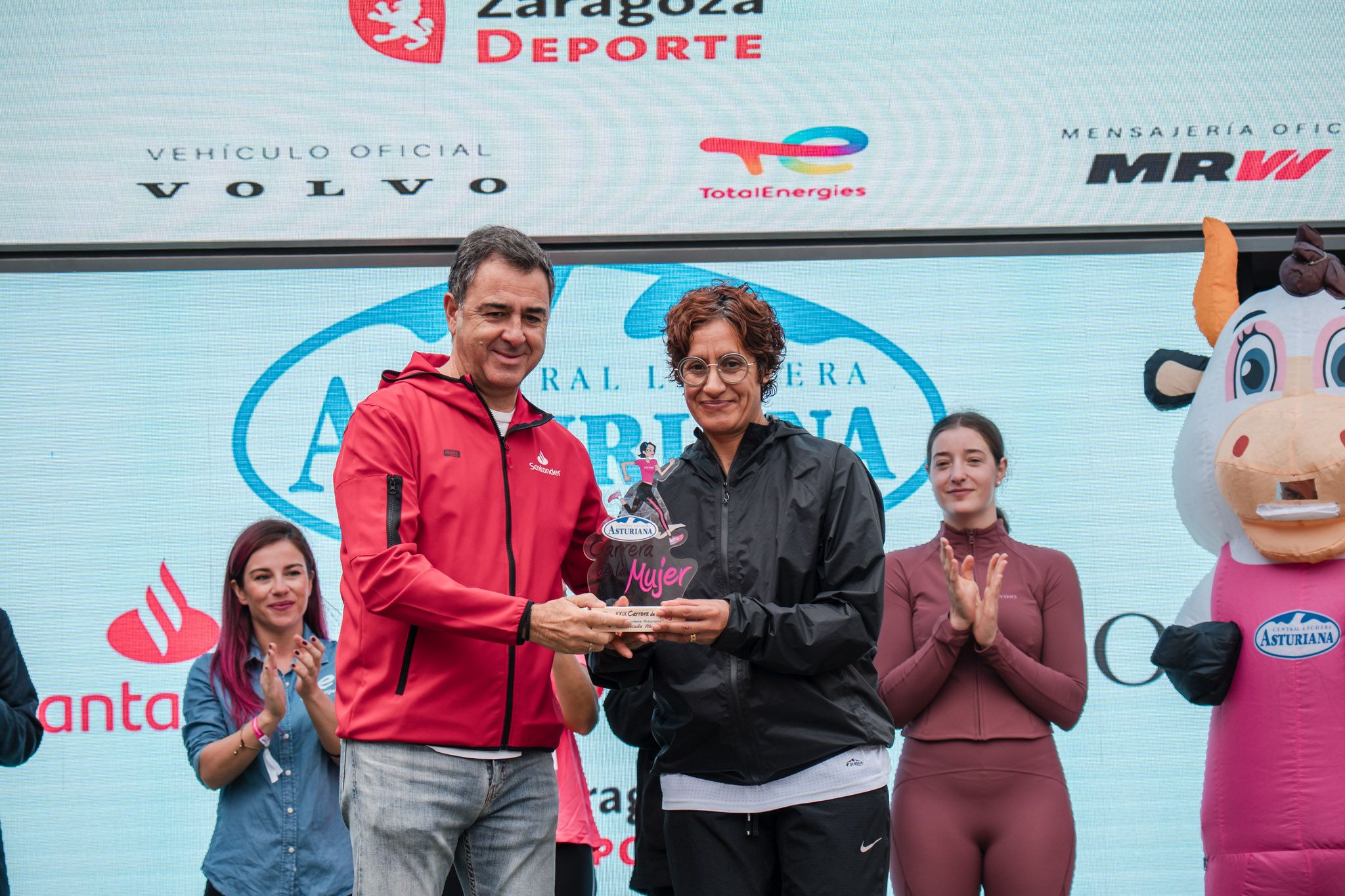 Las mejores fotos de la Carrera de la Mujer de Zaragoza 2025   Recorrido Podium 4