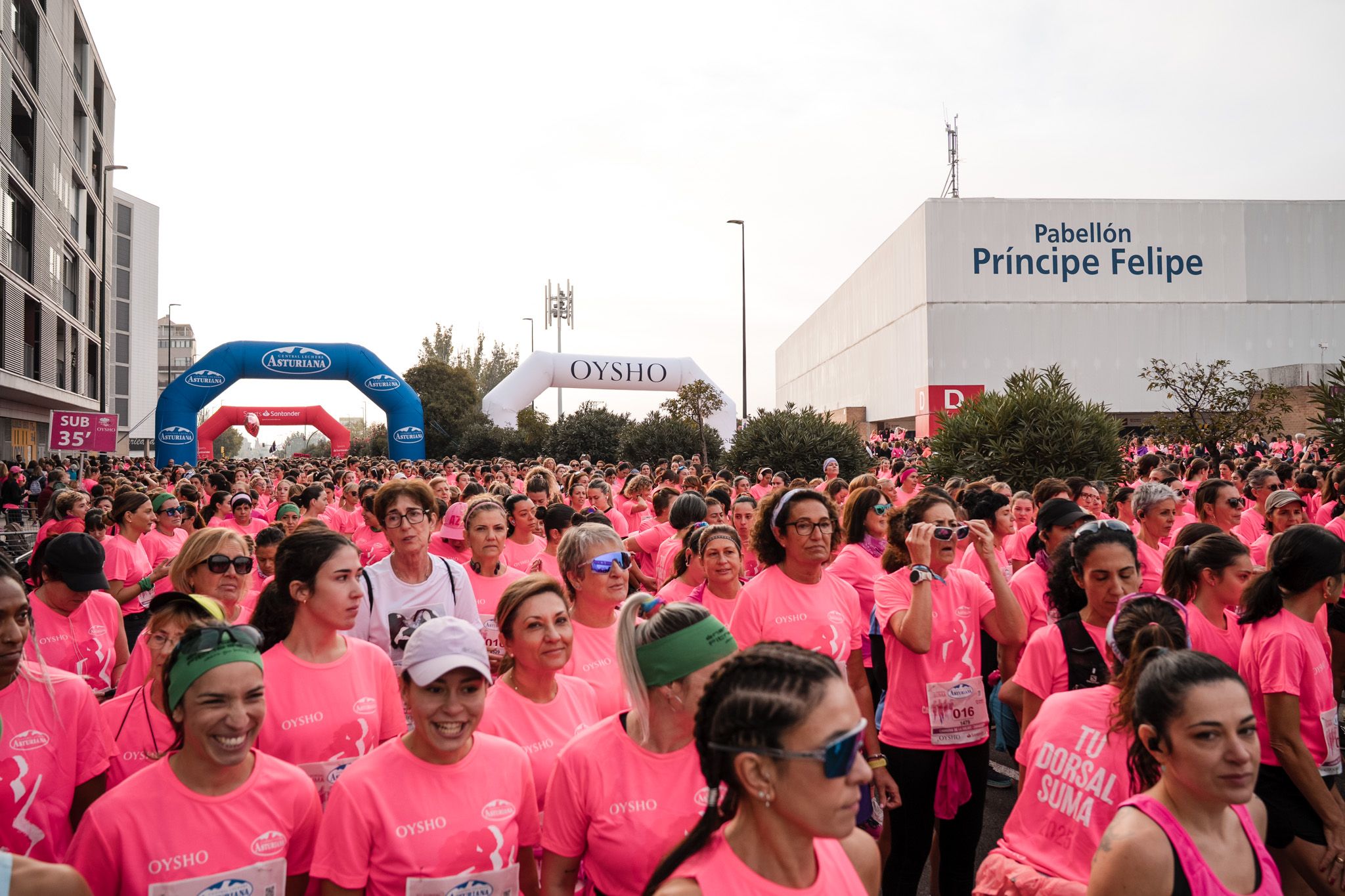 Las mejores fotos de la Carrera de la Mujer de Zaragoza 2025   Salida 69