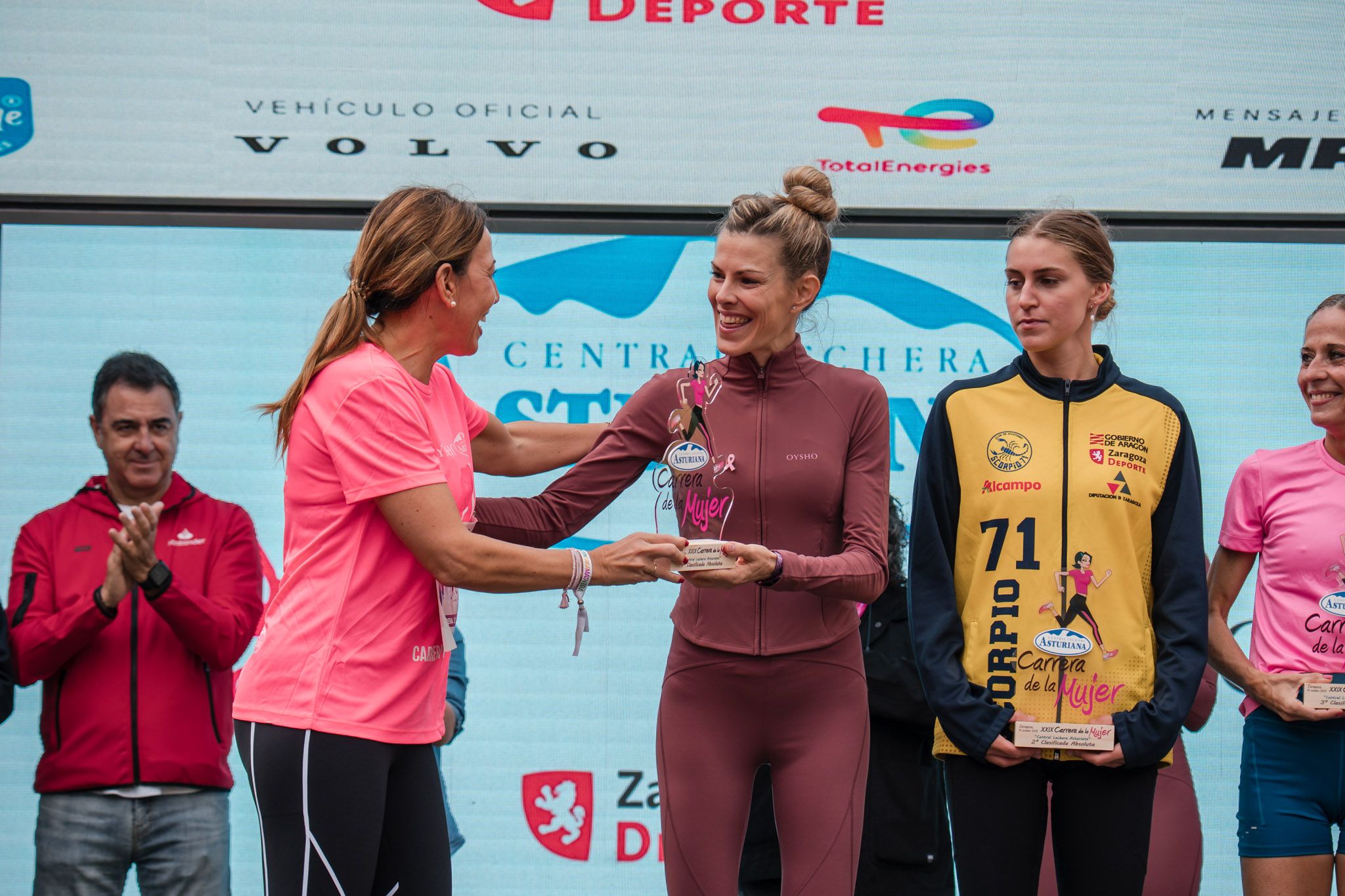 Las mejores fotos de la Carrera de la Mujer de Zaragoza 2025   Recorrido Podium 11
