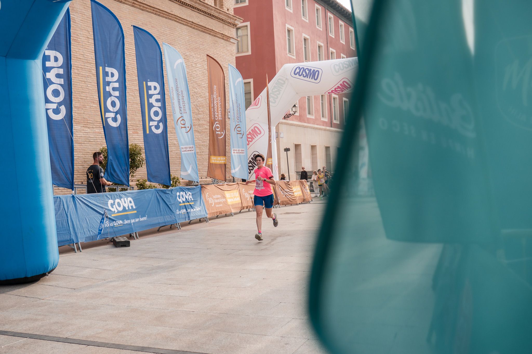 Las mejores fotos de la Carrera de la Mujer de Zaragoza 2025   Recorrido Meta 35