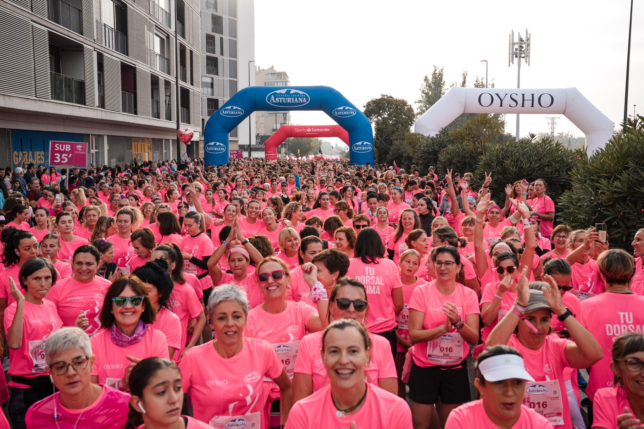Las mejores fotos de la Carrera de la Mujer de Zaragoza 2025   Salida 76