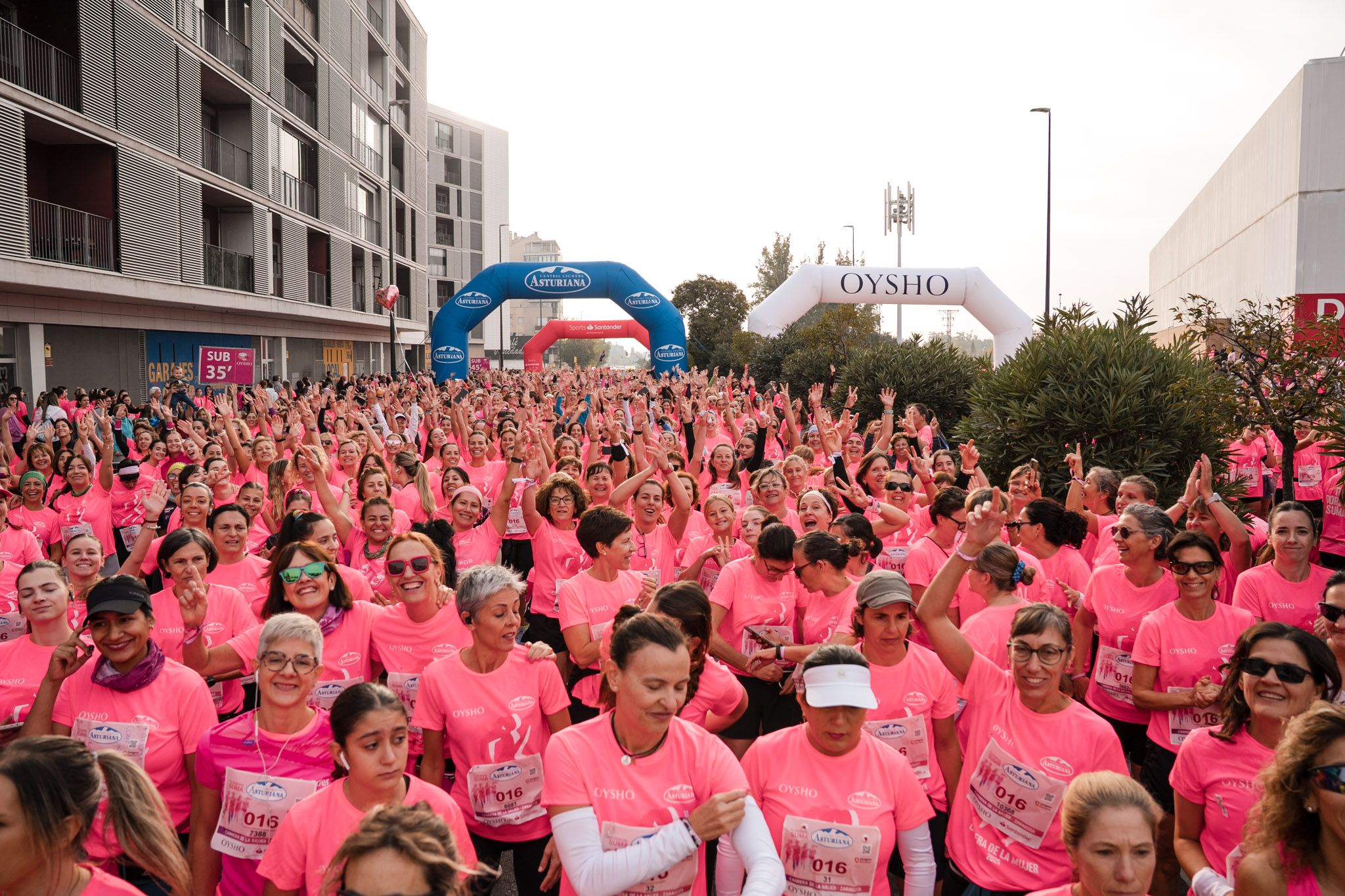 Las mejores fotos de la Carrera de la Mujer de Zaragoza 2025   Salida 77
