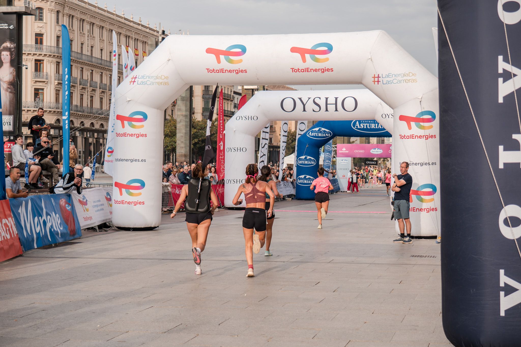Las mejores fotos de la Carrera de la Mujer de Zaragoza 2025   Recorrido Meta 39
