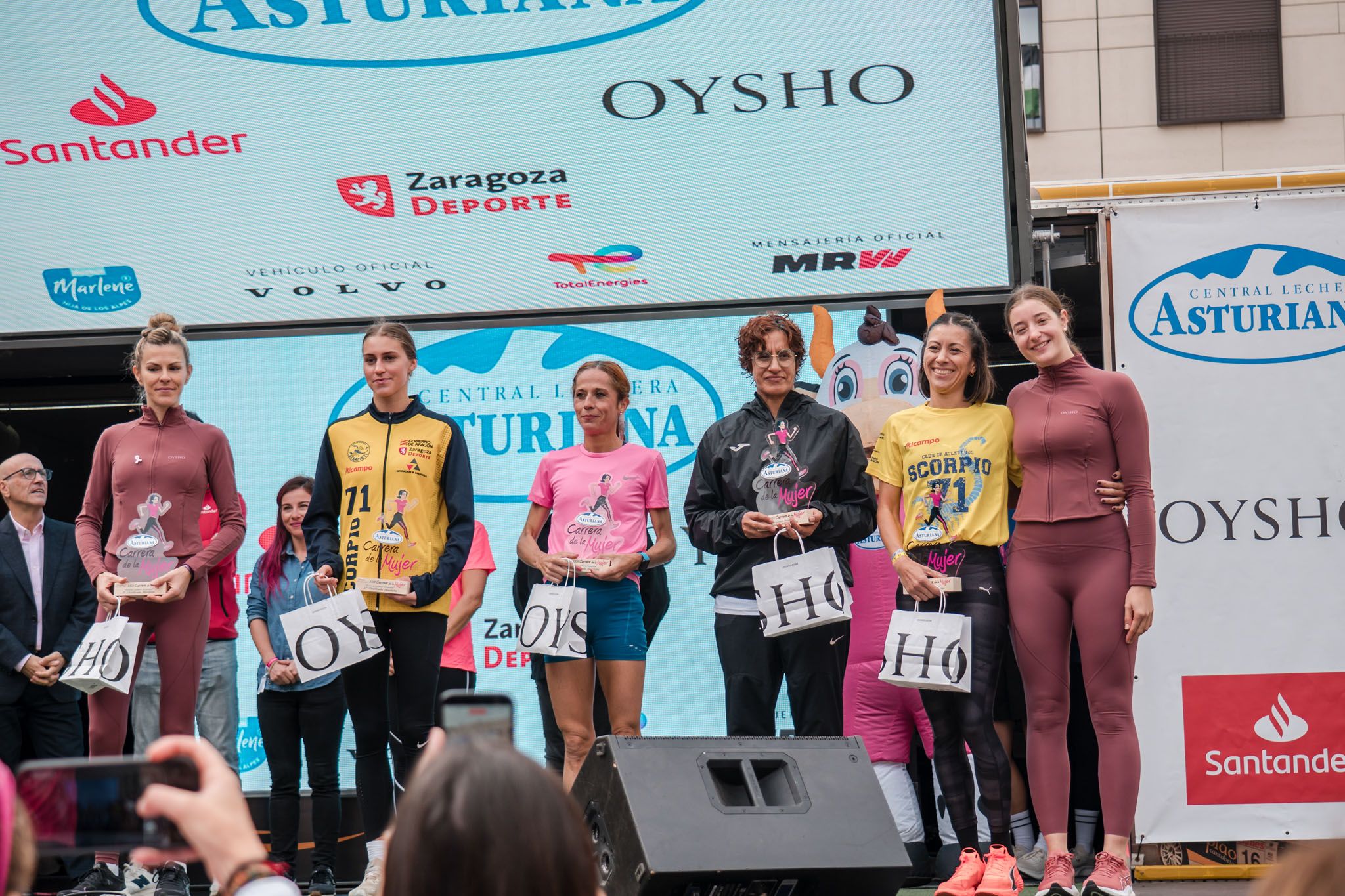 Las mejores fotos de la Carrera de la Mujer de Zaragoza 2025   Recorrido Podium 19
