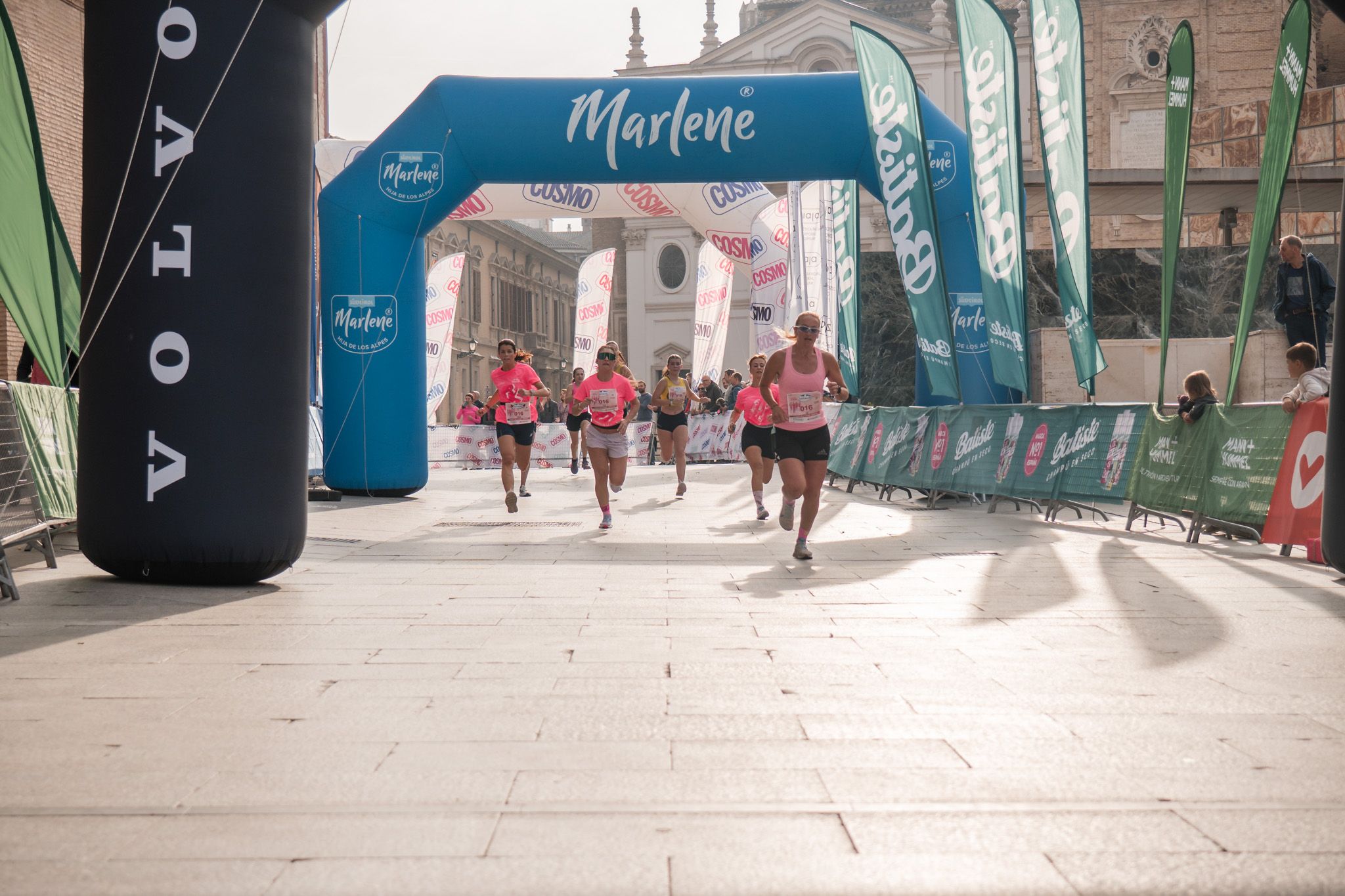 Las mejores fotos de la Carrera de la Mujer de Zaragoza 2025   Recorrido Meta 43