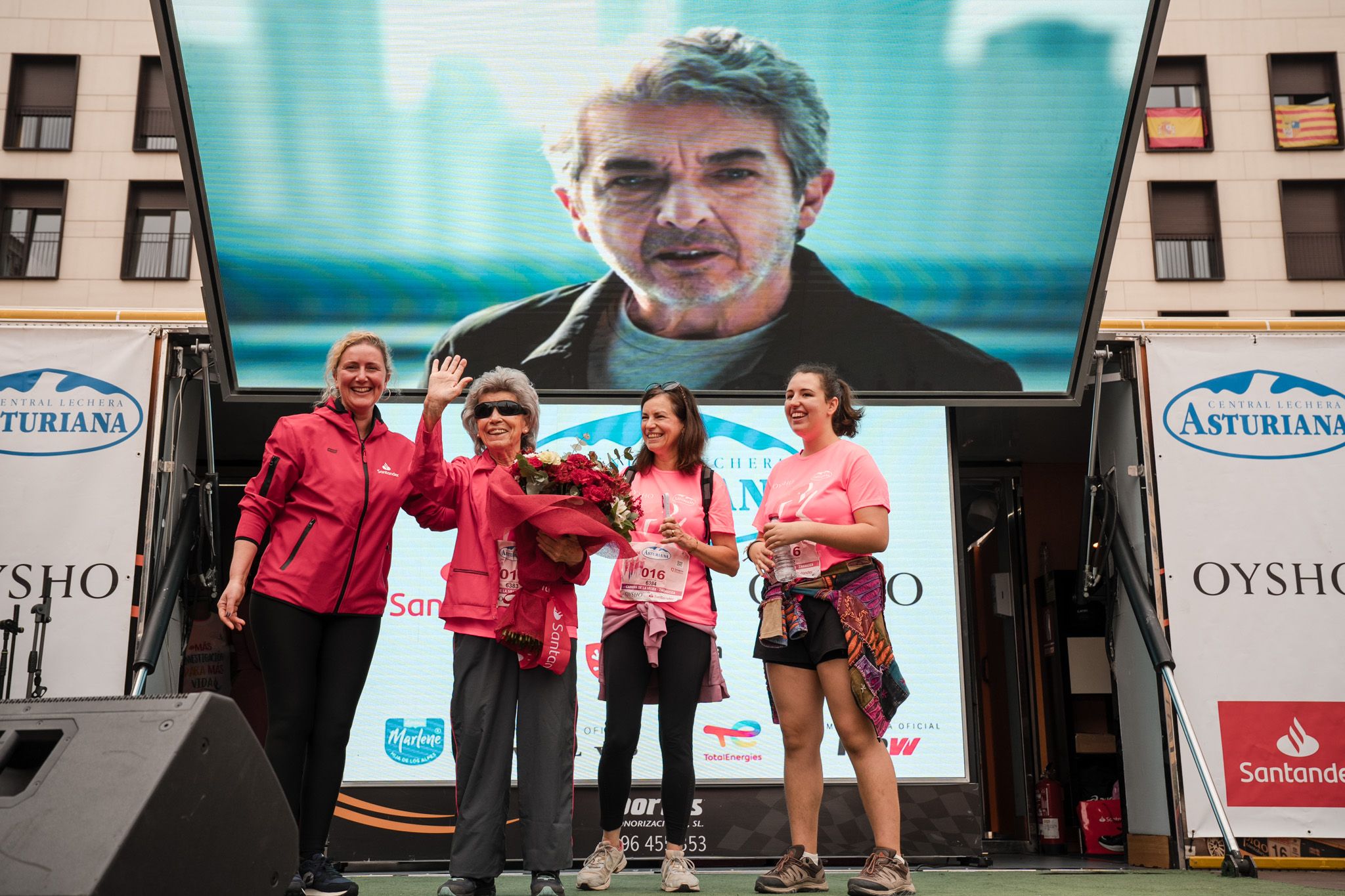 Las mejores fotos de la Carrera de la Mujer de Zaragoza 2025   Recorrido Podium 24