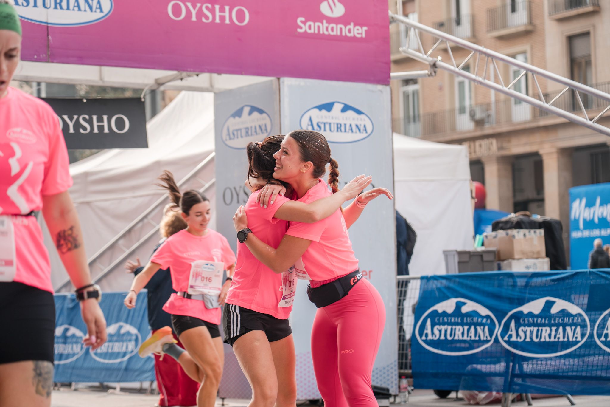 Las mejores fotos de la Carrera de la Mujer de Zaragoza 2025   Recorrido Meta 50