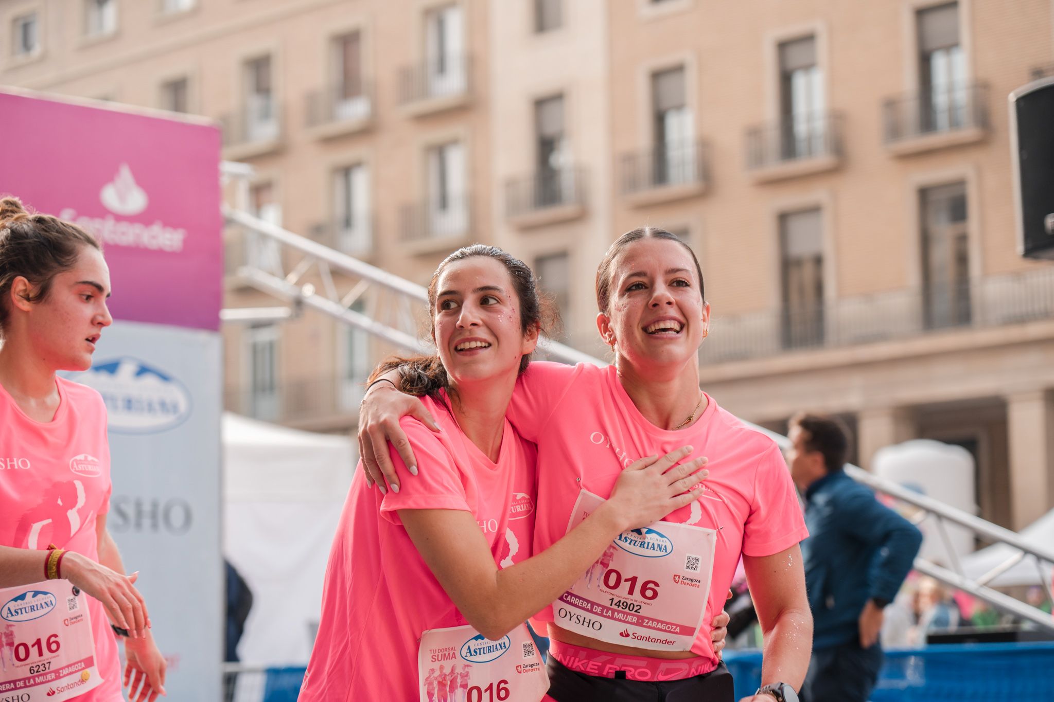 Las mejores fotos de la Carrera de la Mujer de Zaragoza 2025   Recorrido Meta 51