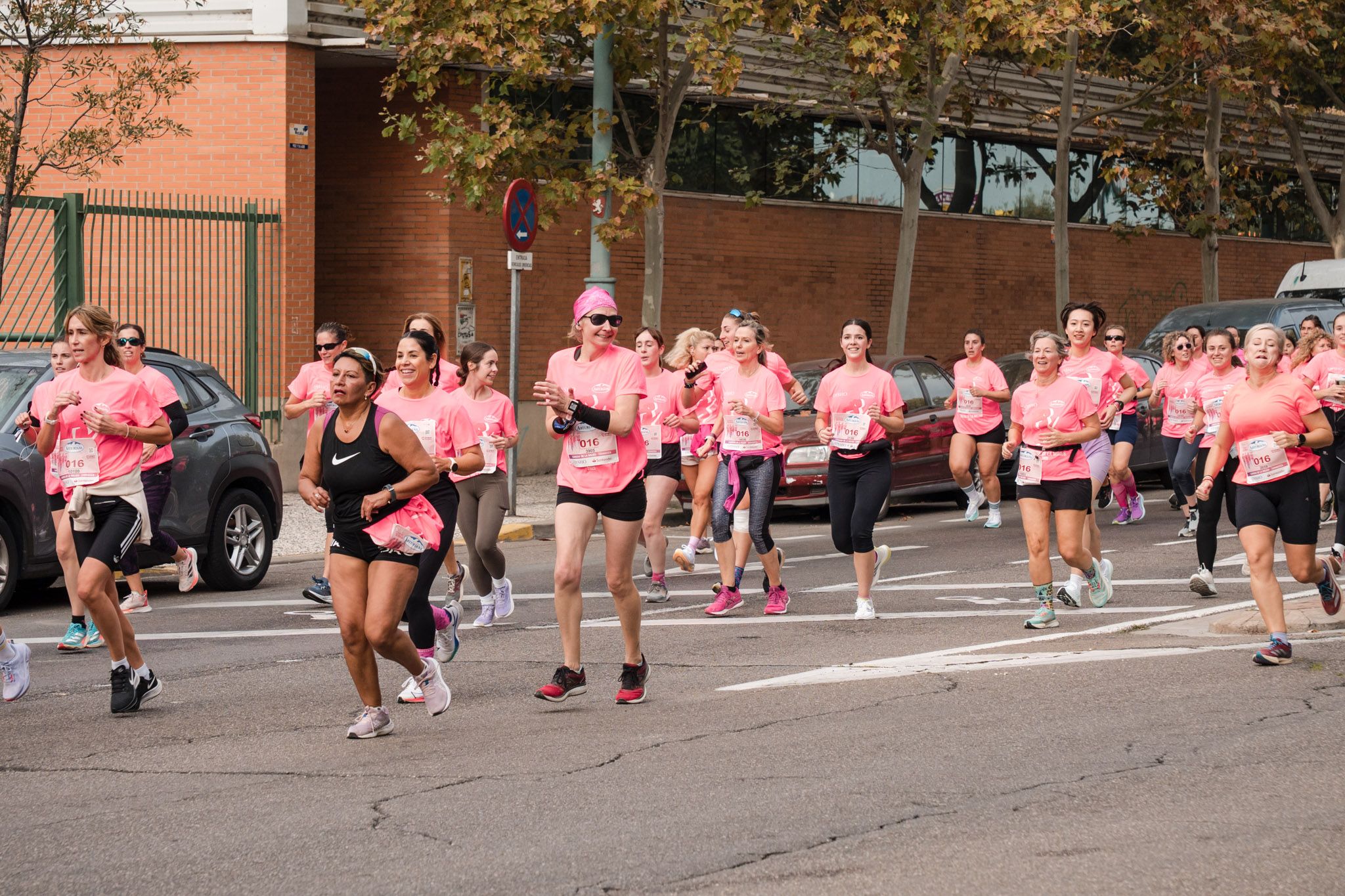 Las mejores fotos de la Carrera de la Mujer de Zaragoza 2025   Recorrido 69